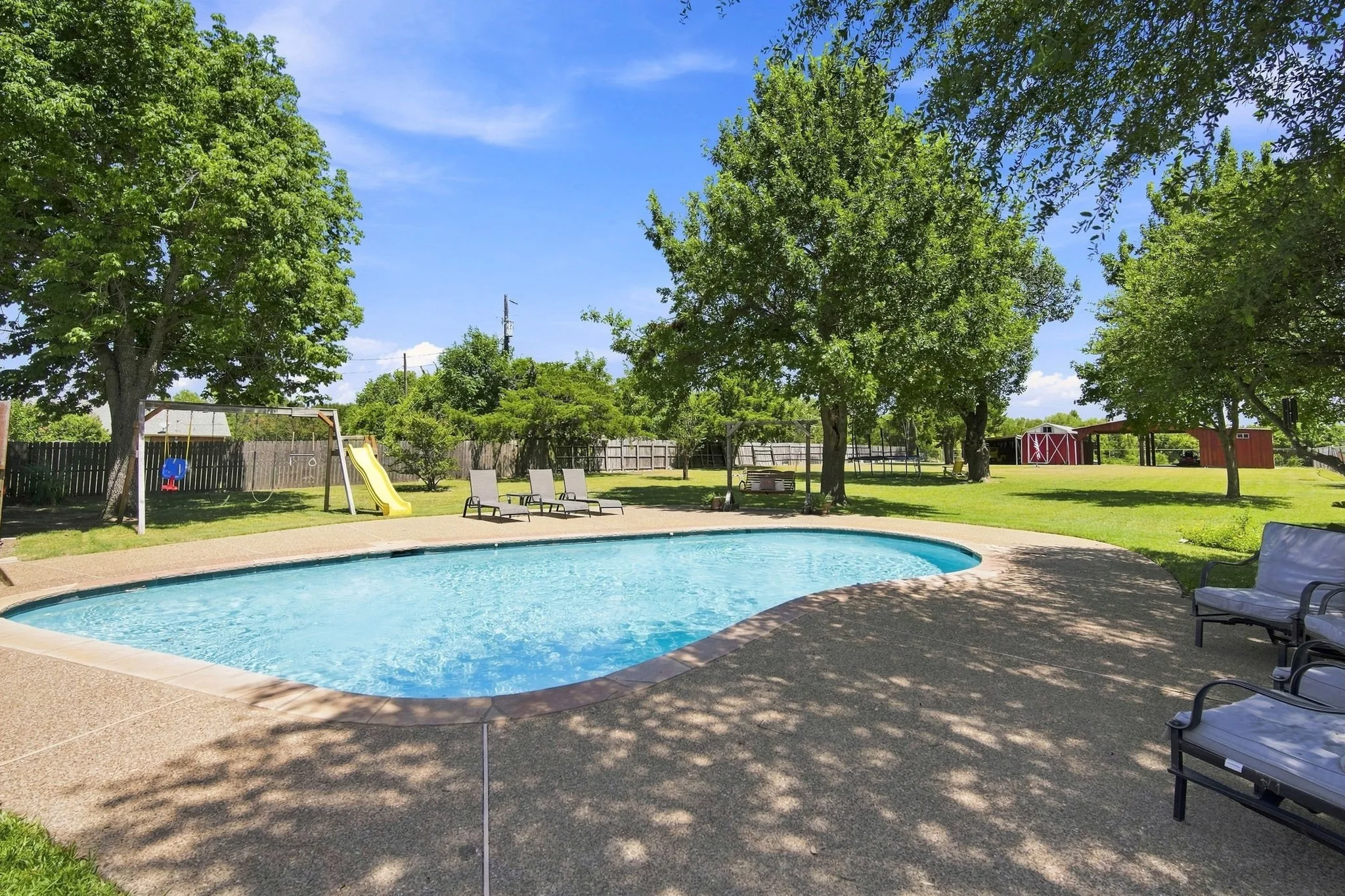 Single Family Residence For Sale in Ellis County , 210 Rock Springs Court, Waxahachie, Texas 75165, 4 Bedroom, 3 Bathroom, 2 Garage spaces, 2,917 Sqft, built in 1983, mls#21344663, Real Estate Agent in Waxahachie, Homes For Sale in Ellis county, Homes For Sale in Waxahachie, Realtor in Waxahachie Texas, Real Estate Brokerage Independent Realty Texas, Luminita Cordes Realtor