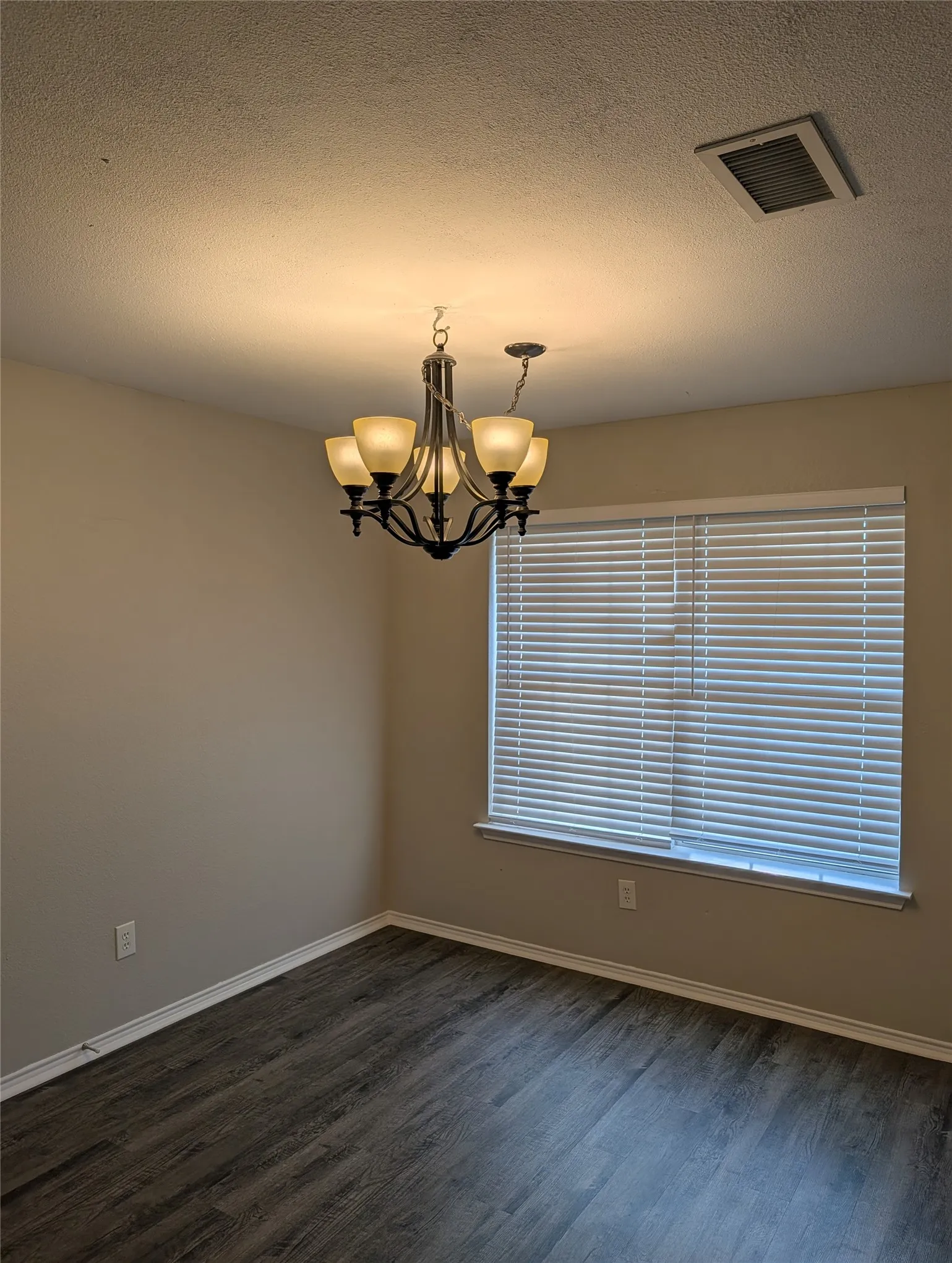 Single Family Residence For Rent in Parker County , 118 Westridge Drive, Springtown, Texas 76082, 3 Bedroom, 2 Bathroom, 2 Garage spaces, 1,053 Sqft, built in 1996, mls#21344801, Real Estate Agent in Springtown, Homes For Rent in Parker county, Homes For Rent in Springtown, Realtor in Springtown Texas, Real Estate Brokerage Independent Realty Texas, Luminita Cordes Realtor