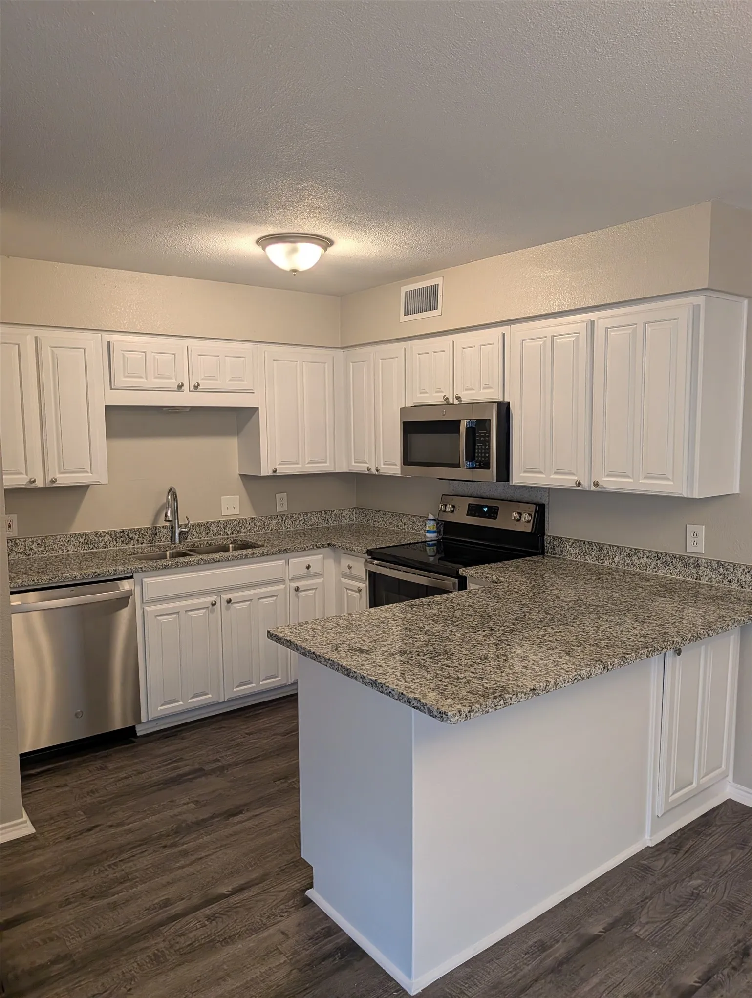 Single Family Residence For Rent in Parker County , 118 Westridge Drive, Springtown, Texas 76082, 3 Bedroom, 2 Bathroom, 2 Garage spaces, 1,053 Sqft, built in 1996, mls#21344801, Real Estate Agent in Springtown, Homes For Rent in Parker county, Homes For Rent in Springtown, Realtor in Springtown Texas, Real Estate Brokerage Independent Realty Texas, Luminita Cordes Realtor