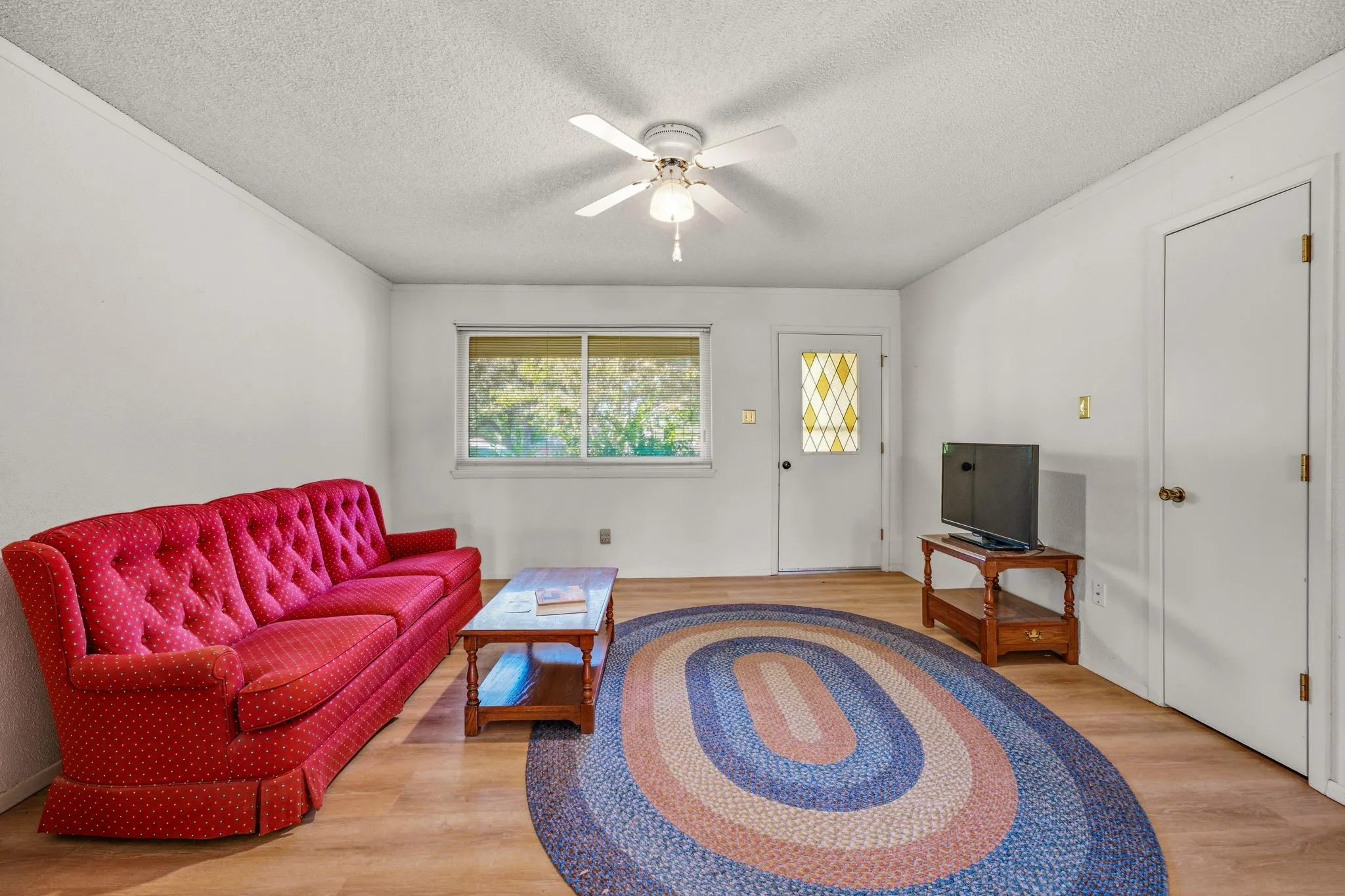 Single Family Residence For Sale in Hood County , 904 Spanish Trail Drive, Granbury, Texas 76048, 2 Bedroom, 2 Bathroom, 2 Garage spaces, 1,215 Sqft, built in 1982, mls#21344756, Real Estate Agent in Granbury, Homes For Sale in Hood county, Homes For Sale in Granbury, Realtor in Granbury Texas, Real Estate Brokerage Independent Realty Texas, Luminita Cordes Realtor
