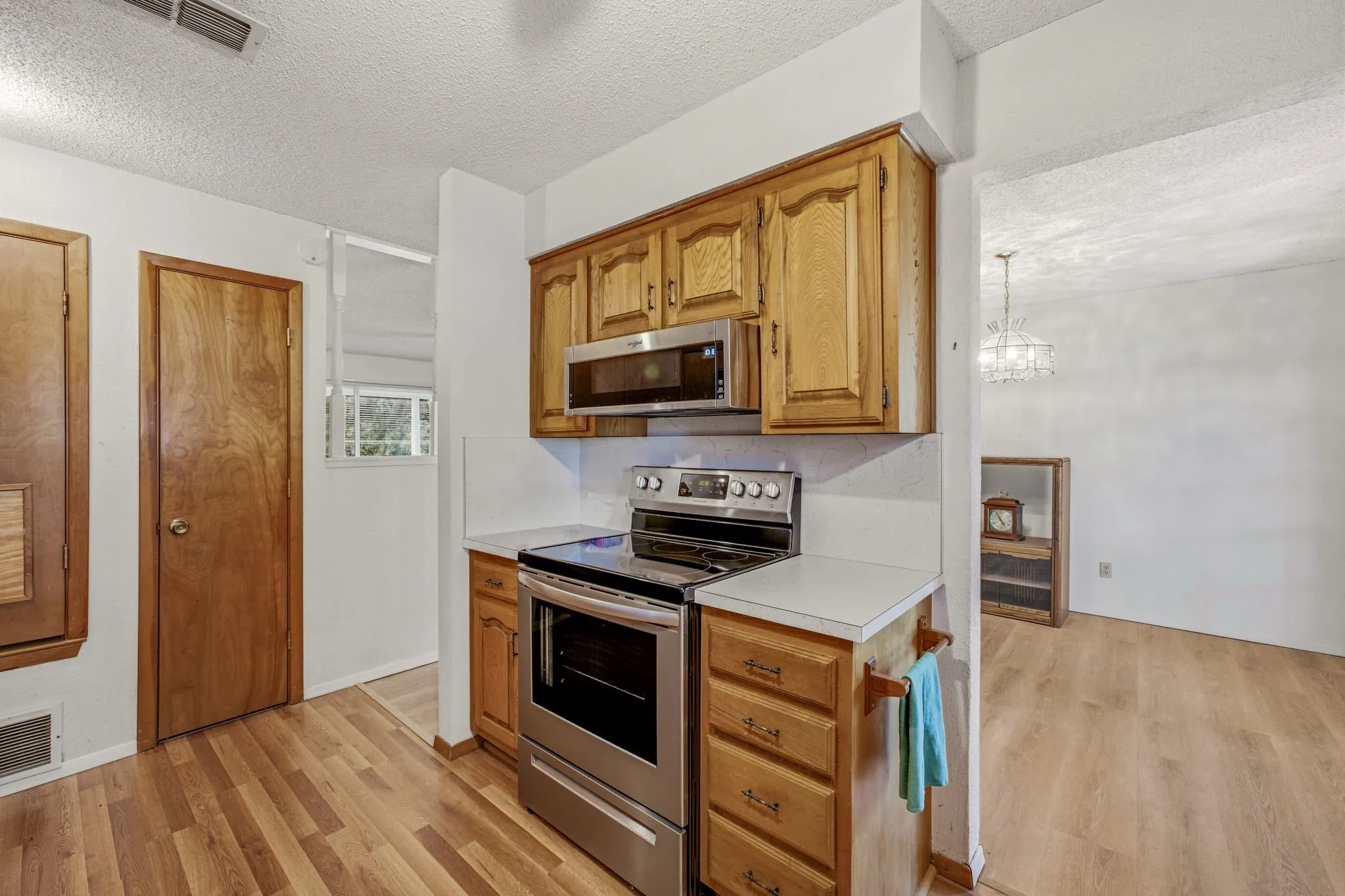 Single Family Residence For Sale in Hood County , 904 Spanish Trail Drive, Granbury, Texas 76048, 2 Bedroom, 2 Bathroom, 2 Garage spaces, 1,215 Sqft, built in 1982, mls#21344756, Real Estate Agent in Granbury, Homes For Sale in Hood county, Homes For Sale in Granbury, Realtor in Granbury Texas, Real Estate Brokerage Independent Realty Texas, Luminita Cordes Realtor