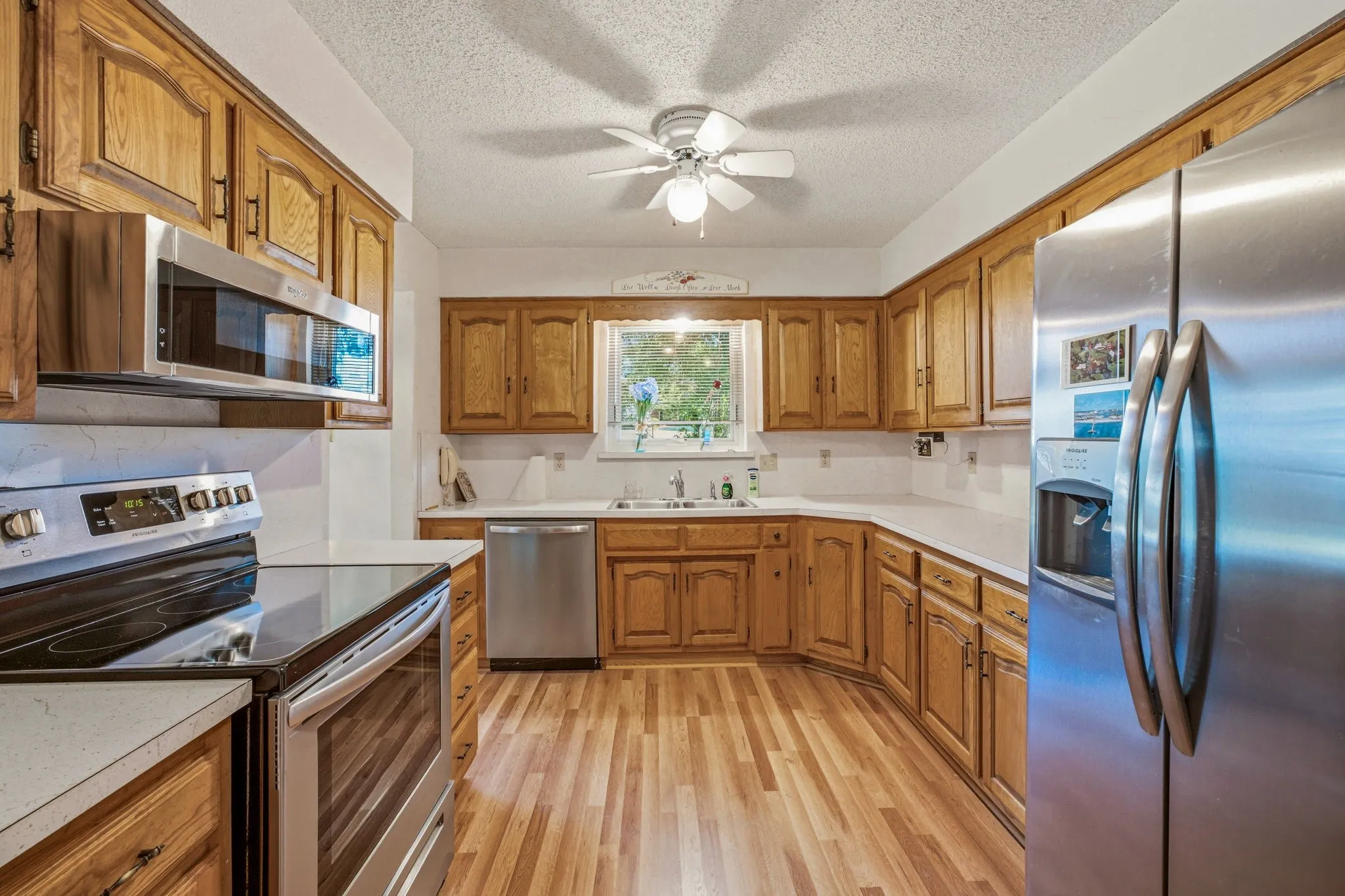 Single Family Residence For Sale in Hood County , 904 Spanish Trail Drive, Granbury, Texas 76048, 2 Bedroom, 2 Bathroom, 2 Garage spaces, 1,215 Sqft, built in 1982, mls#21344756, Real Estate Agent in Granbury, Homes For Sale in Hood county, Homes For Sale in Granbury, Realtor in Granbury Texas, Real Estate Brokerage Independent Realty Texas, Luminita Cordes Realtor