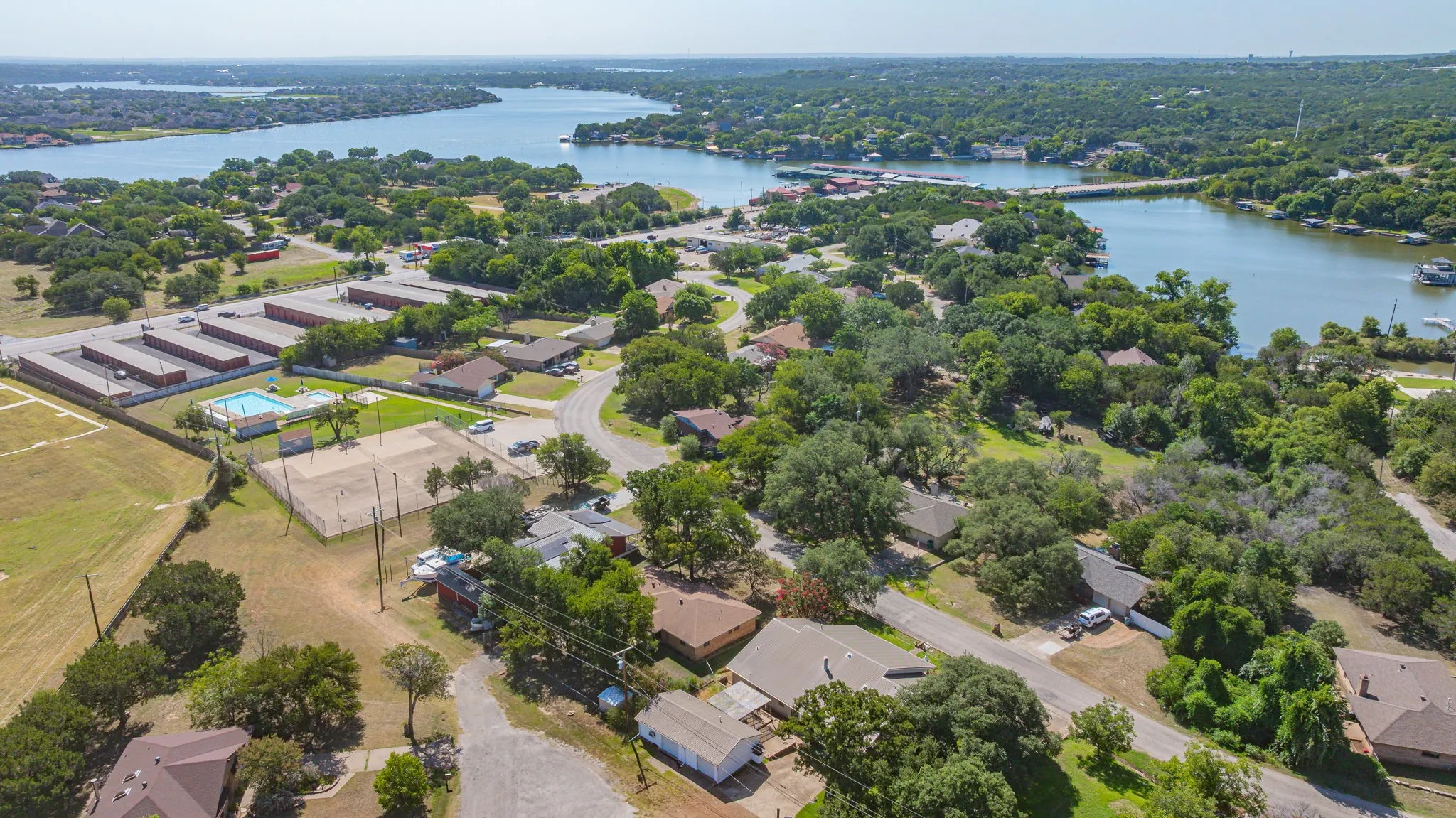 Single Family Residence For Sale in Hood County , 904 Spanish Trail Drive, Granbury, Texas 76048, 2 Bedroom, 2 Bathroom, 2 Garage spaces, 1,215 Sqft, built in 1982, mls#21344756, Real Estate Agent in Granbury, Homes For Sale in Hood county, Homes For Sale in Granbury, Realtor in Granbury Texas, Real Estate Brokerage Independent Realty Texas, Luminita Cordes Realtor