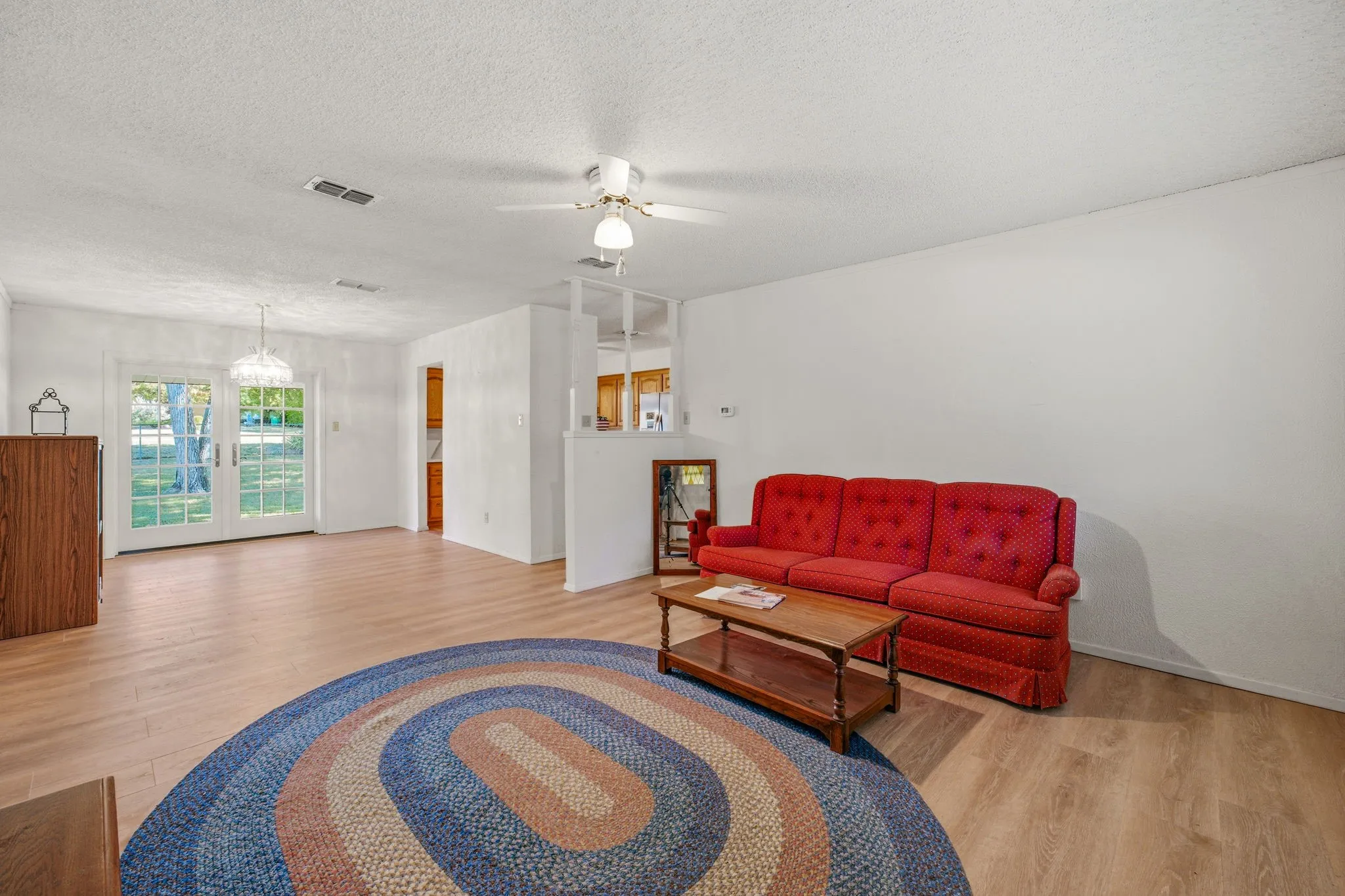 Single Family Residence For Sale in Hood County , 904 Spanish Trail Drive, Granbury, Texas 76048, 2 Bedroom, 2 Bathroom, 2 Garage spaces, 1,215 Sqft, built in 1982, mls#21344756, Real Estate Agent in Granbury, Homes For Sale in Hood county, Homes For Sale in Granbury, Realtor in Granbury Texas, Real Estate Brokerage Independent Realty Texas, Luminita Cordes Realtor