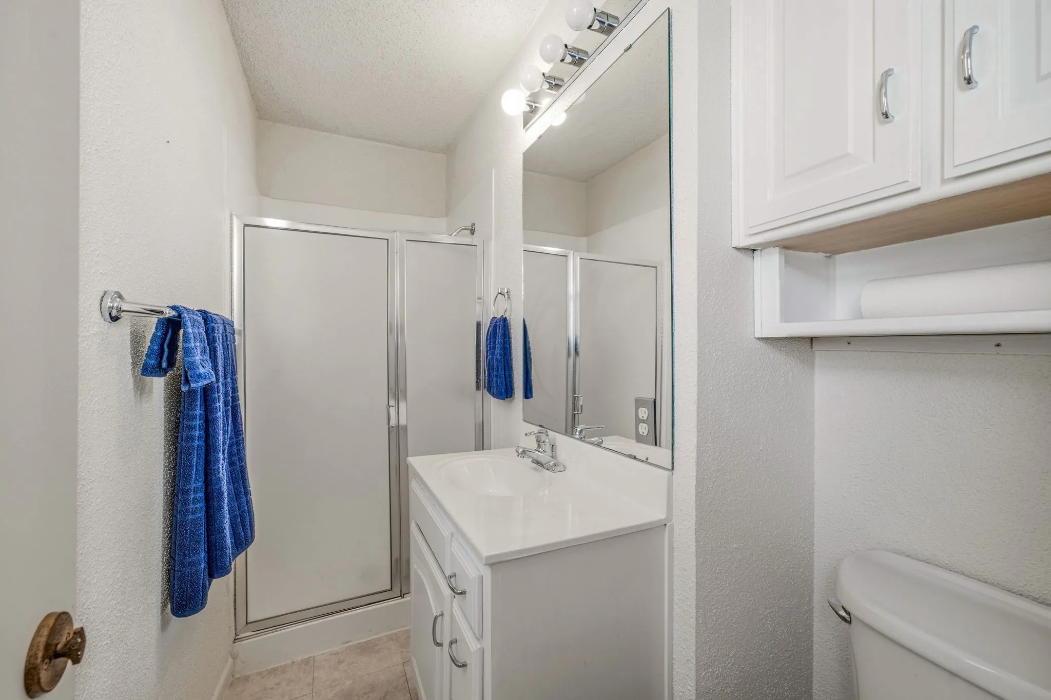 Single Family Residence For Sale in Hood County , 904 Spanish Trail Drive, Granbury, Texas 76048, 2 Bedroom, 2 Bathroom, 2 Garage spaces, 1,215 Sqft, built in 1982, mls#21344756, Real Estate Agent in Granbury, Homes For Sale in Hood county, Homes For Sale in Granbury, Realtor in Granbury Texas, Real Estate Brokerage Independent Realty Texas, Luminita Cordes Realtor
