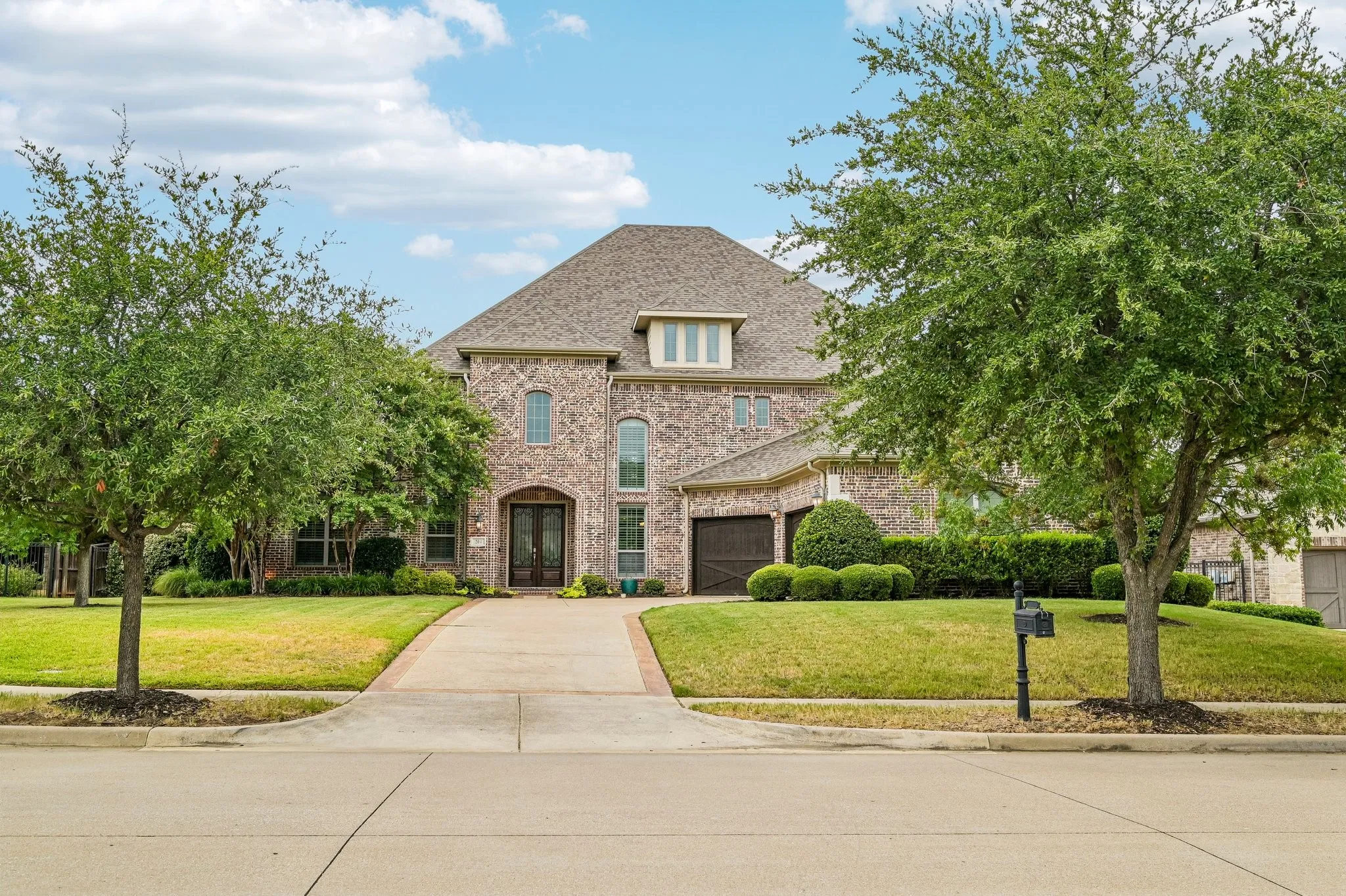 Single Family Residence For Sale in Tarrant County , 204 Saint Tropez Drive, Southlake, Texas 76092, 5 Bedroom, 5 Bathroom, 3 Garage spaces, 5,087 Sqft, built in 2013, mls#21343956, Real Estate Agent in Southlake, Homes For Sale in Tarrant county, Homes For Sale in Southlake, Realtor in Southlake Texas, Real Estate Brokerage Independent Realty Texas, Luminita Cordes Realtor