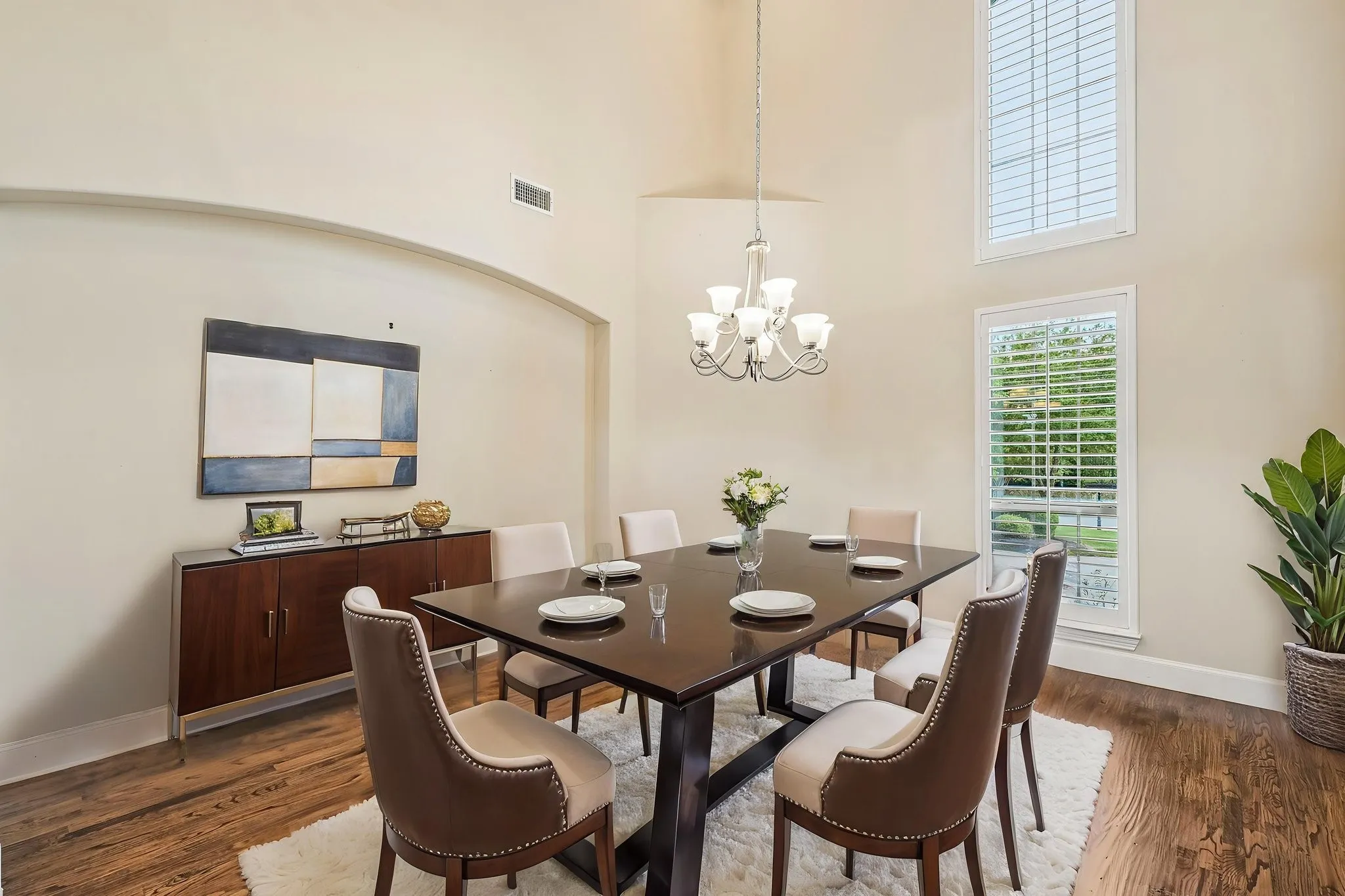 Dining room - digitally staged