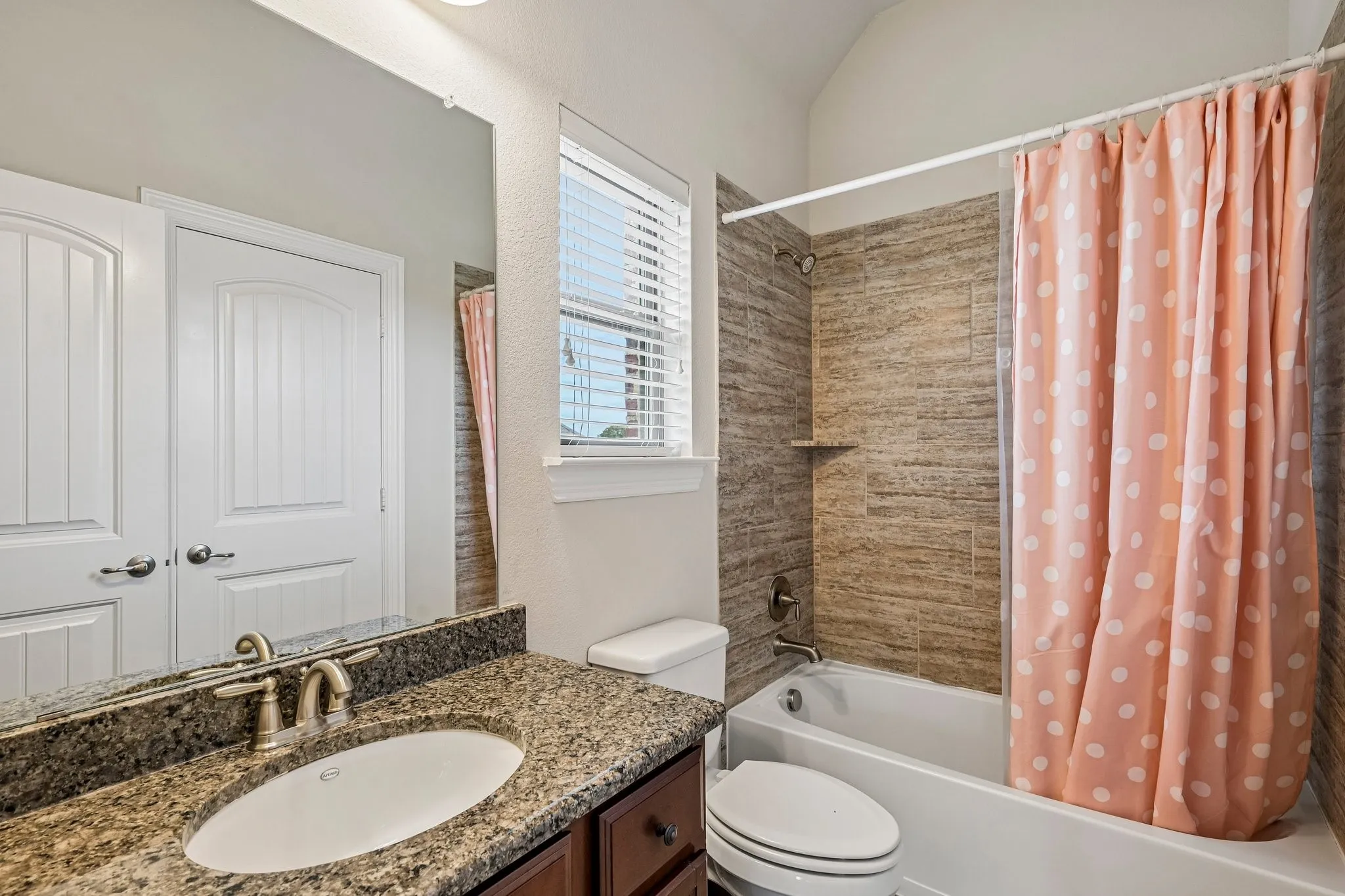 Bathoom - en-suite