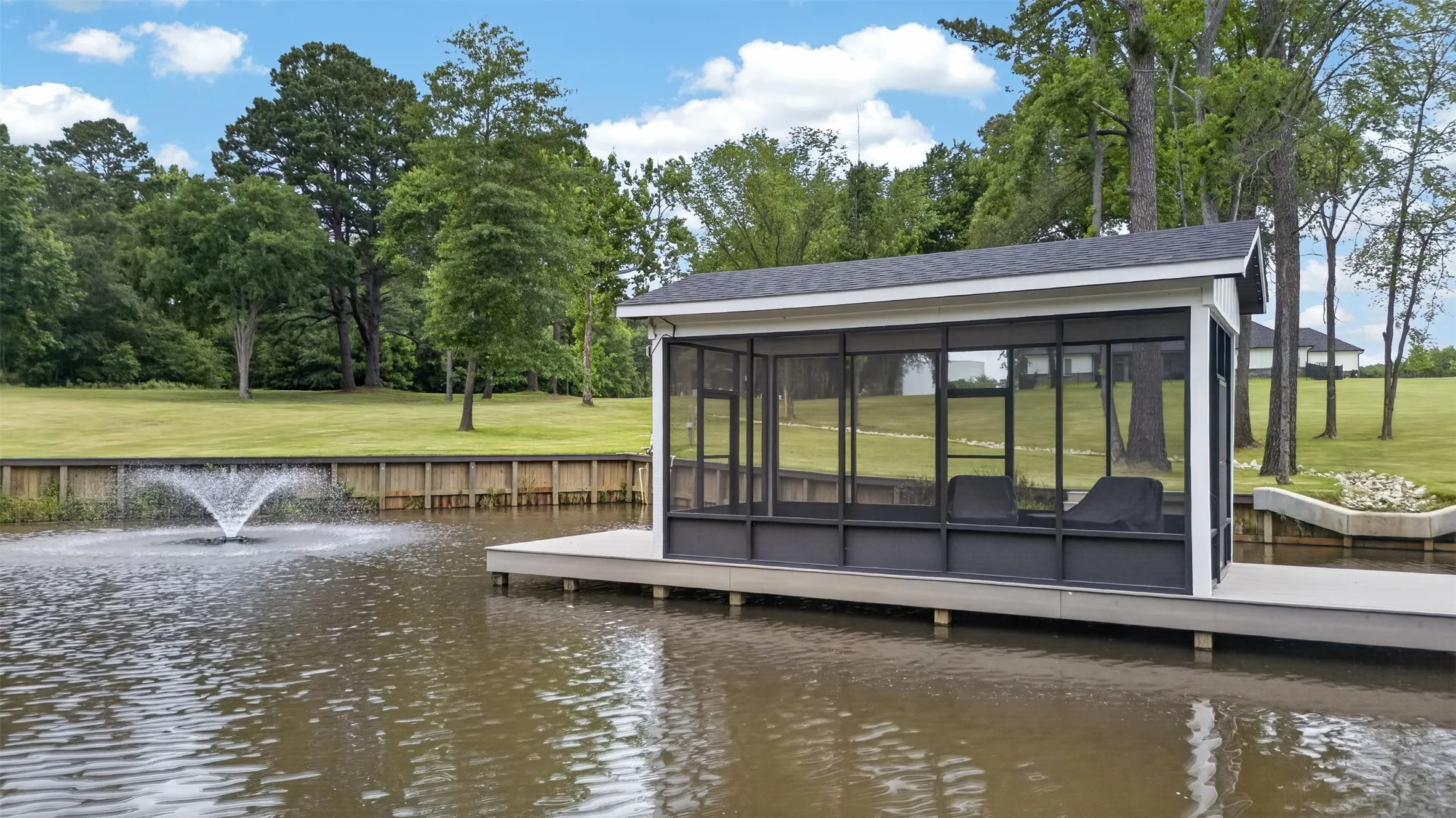 Single Family Residence For Sale in Smith County , 10255 County Road 137, Flint, Texas 75762, 3 Bedrooms, 4 Bathrooms, 2 Garage spaces, 2,880 Sqft, built in 2019, Price $1,790,000, mls#21344683, Real Estate Agent in Flint, Homes For Sale in Smith county, Homes For Sale in Flint, Realtor in Flint Texas, Real Estate Brokerage Independent Realty Texas, Luminita Cordes Realtor