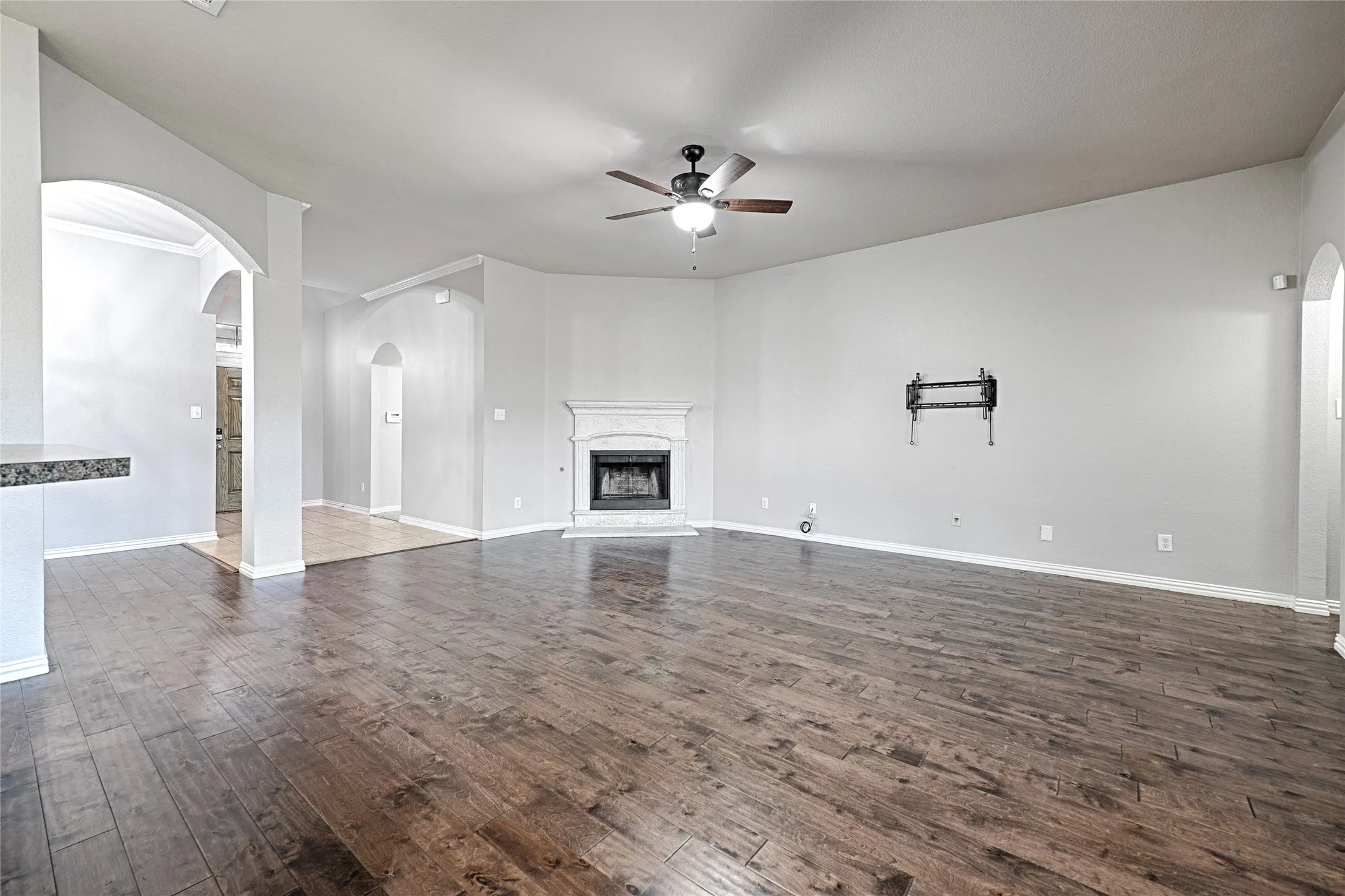 Single Family Residence For Rent in Kaufman County , 122 Chinaberry Trail, Forney, Texas 75126, 4 Bedroom, 2 Bathroom, 2 Garage spaces, 1,970 Sqft, built in 2010, mls#21343378, Real Estate Agent in Forney, Homes For Rent in Kaufman county, Homes For Rent in Forney, Realtor in Forney Texas, Real Estate Brokerage Independent Realty Texas, Luminita Cordes Realtor