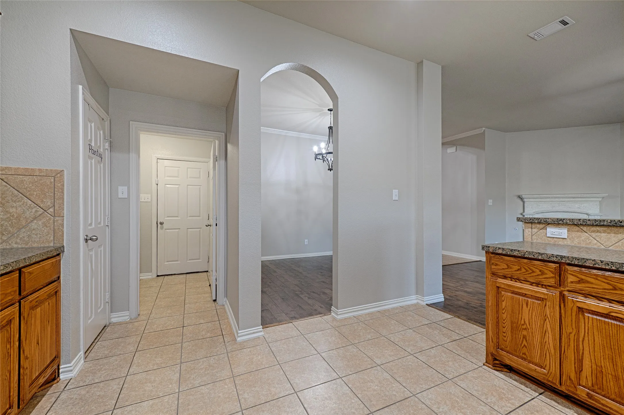 Single Family Residence For Rent in Kaufman County , 122 Chinaberry Trail, Forney, Texas 75126, 4 Bedroom, 2 Bathroom, 2 Garage spaces, 1,970 Sqft, built in 2010, mls#21343378, Real Estate Agent in Forney, Homes For Rent in Kaufman county, Homes For Rent in Forney, Realtor in Forney Texas, Real Estate Brokerage Independent Realty Texas, Luminita Cordes Realtor