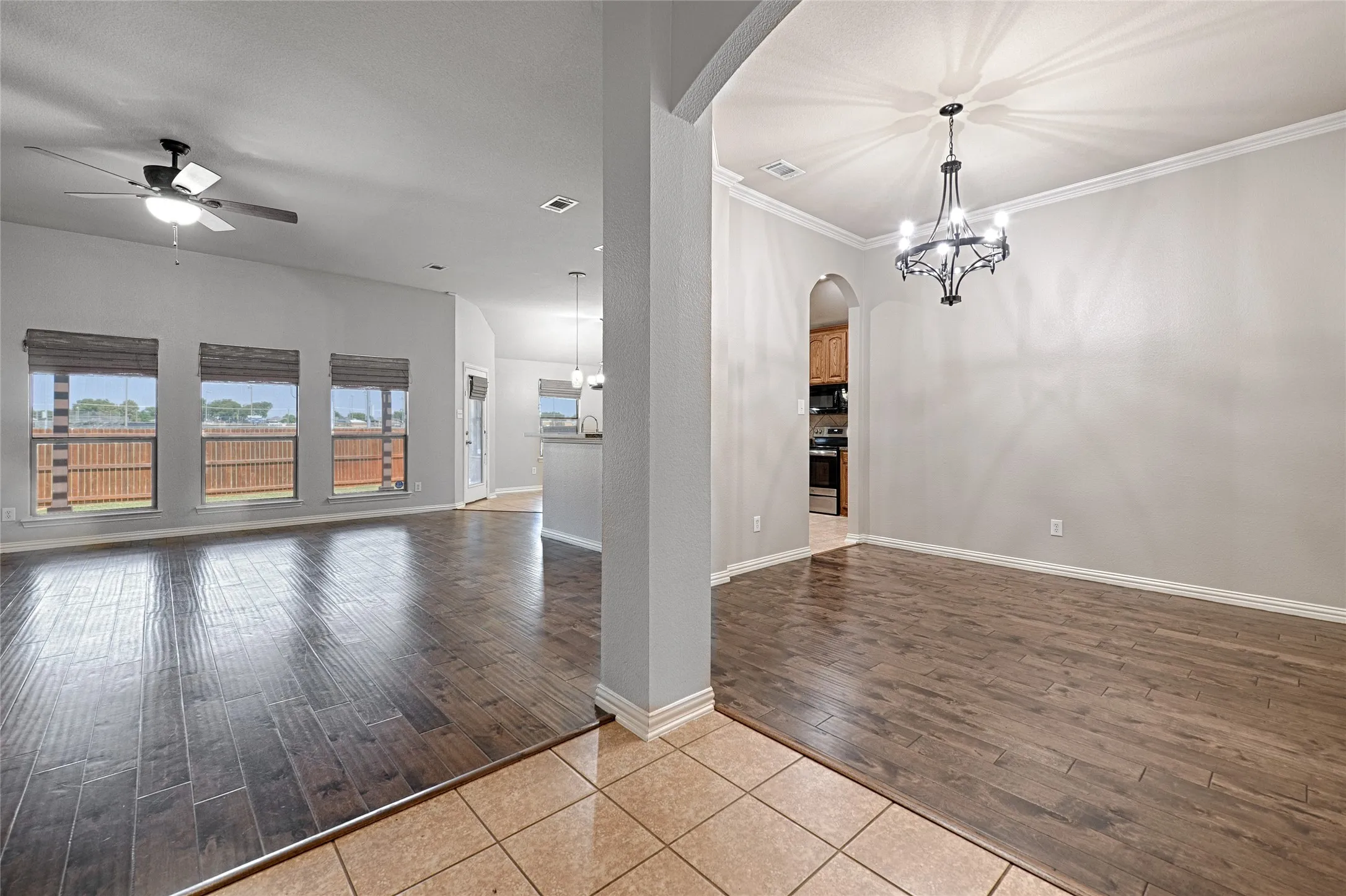 Single Family Residence For Rent in Kaufman County , 122 Chinaberry Trail, Forney, Texas 75126, 4 Bedroom, 2 Bathroom, 2 Garage spaces, 1,970 Sqft, built in 2010, mls#21343378, Real Estate Agent in Forney, Homes For Rent in Kaufman county, Homes For Rent in Forney, Realtor in Forney Texas, Real Estate Brokerage Independent Realty Texas, Luminita Cordes Realtor