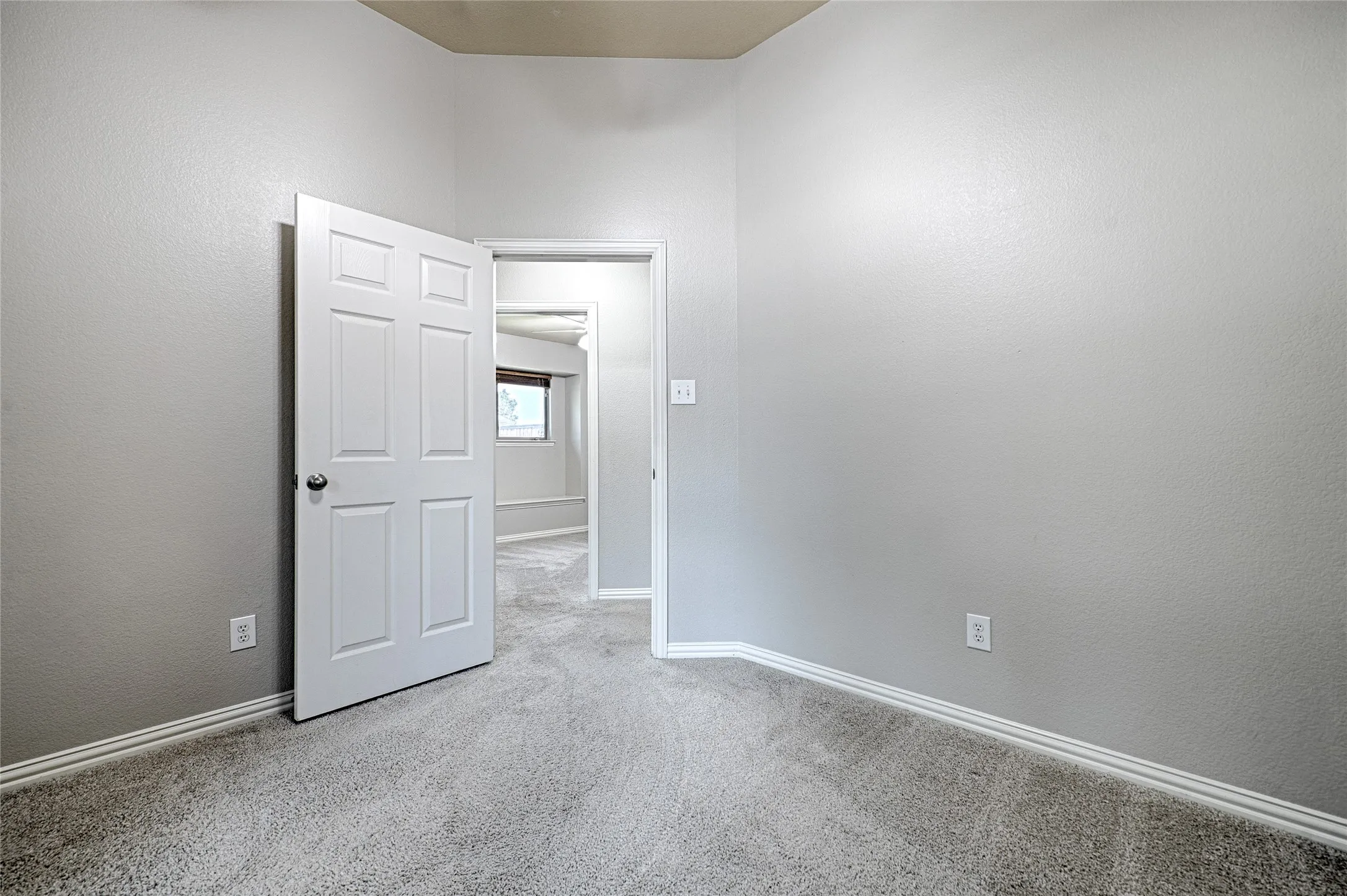 Single Family Residence For Rent in Kaufman County , 122 Chinaberry Trail, Forney, Texas 75126, 4 Bedroom, 2 Bathroom, 2 Garage spaces, 1,970 Sqft, built in 2010, mls#21343378, Real Estate Agent in Forney, Homes For Rent in Kaufman county, Homes For Rent in Forney, Realtor in Forney Texas, Real Estate Brokerage Independent Realty Texas, Luminita Cordes Realtor