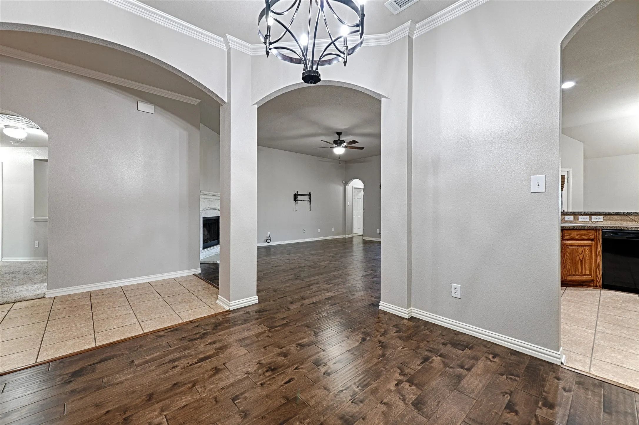 Single Family Residence For Rent in Kaufman County , 122 Chinaberry Trail, Forney, Texas 75126, 4 Bedroom, 2 Bathroom, 2 Garage spaces, 1,970 Sqft, built in 2010, mls#21343378, Real Estate Agent in Forney, Homes For Rent in Kaufman county, Homes For Rent in Forney, Realtor in Forney Texas, Real Estate Brokerage Independent Realty Texas, Luminita Cordes Realtor