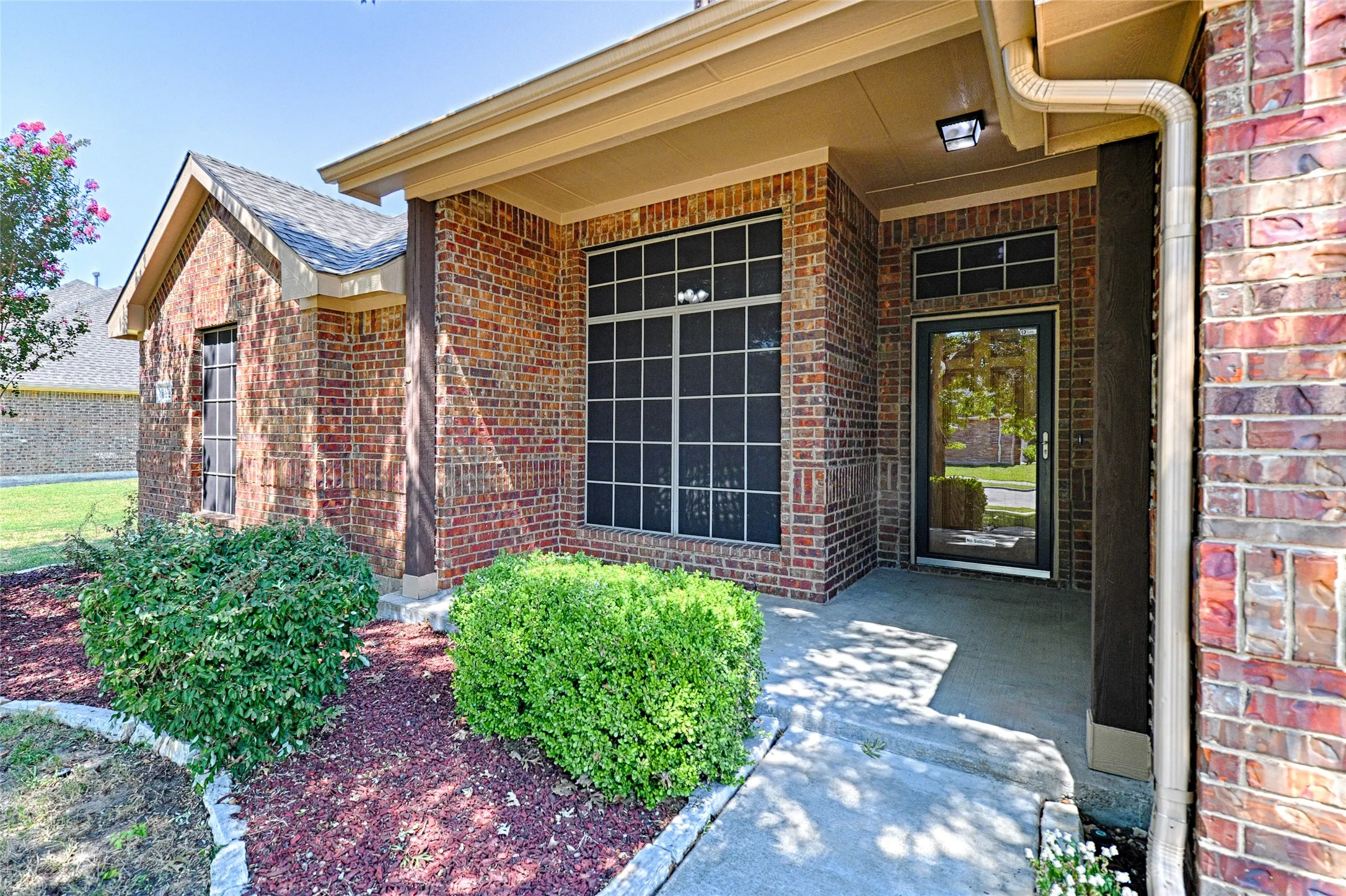 Single Family Residence For Rent in Kaufman County , 122 Chinaberry Trail, Forney, Texas 75126, 4 Bedroom, 2 Bathroom, 2 Garage spaces, 1,970 Sqft, built in 2010, mls#21343378, Real Estate Agent in Forney, Homes For Rent in Kaufman county, Homes For Rent in Forney, Realtor in Forney Texas, Real Estate Brokerage Independent Realty Texas, Luminita Cordes Realtor