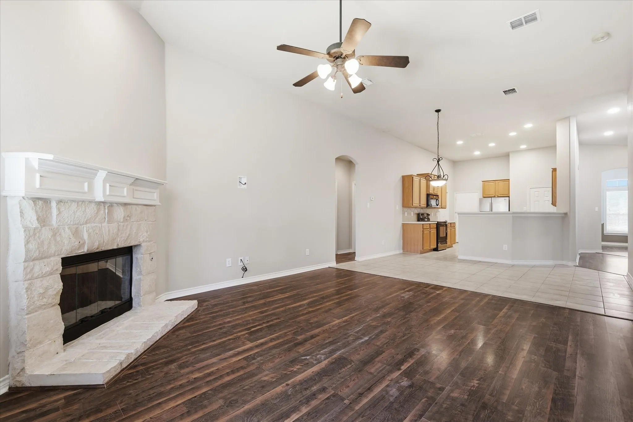 Vaulted ceiling and recessed lighting