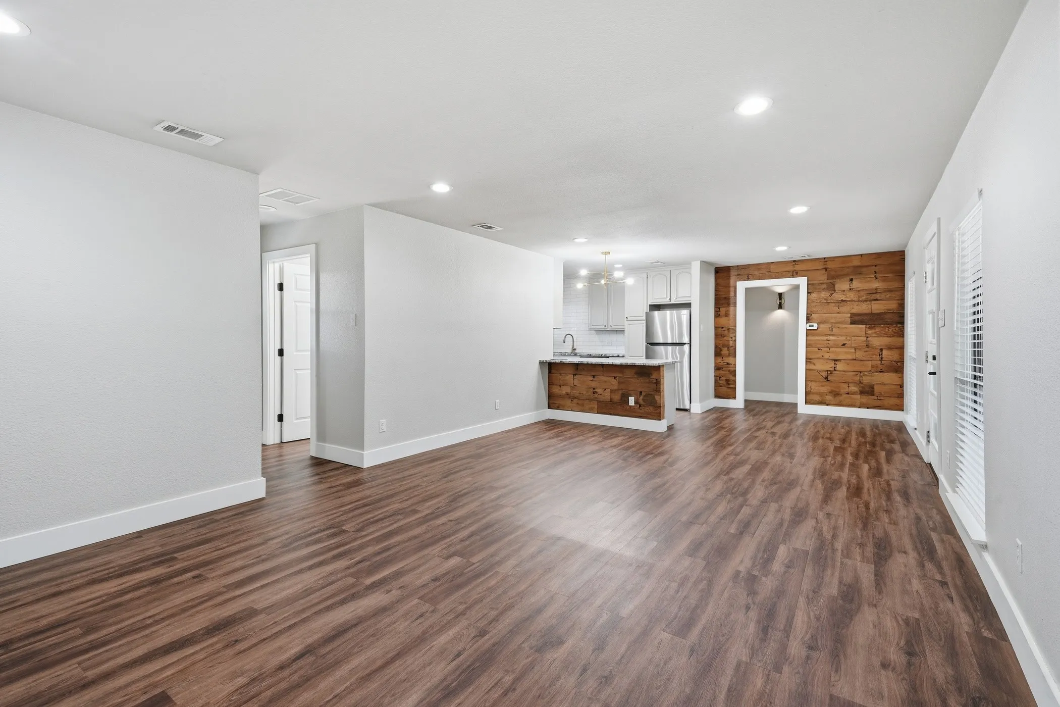 Single Family Residence For Rent in Dallas County , 9011 Angora Street, Dallas, Texas 75218, 2 Bedroom, 2 Bathroom, Garage spaces, 1,106 Sqft, built in 1966, mls#21344724, Real Estate Agent in Dallas, Homes For Rent in Dallas county, Homes For Rent in Dallas, Realtor in Dallas Texas, Real Estate Brokerage Independent Realty Texas, Luminita Cordes Realtor