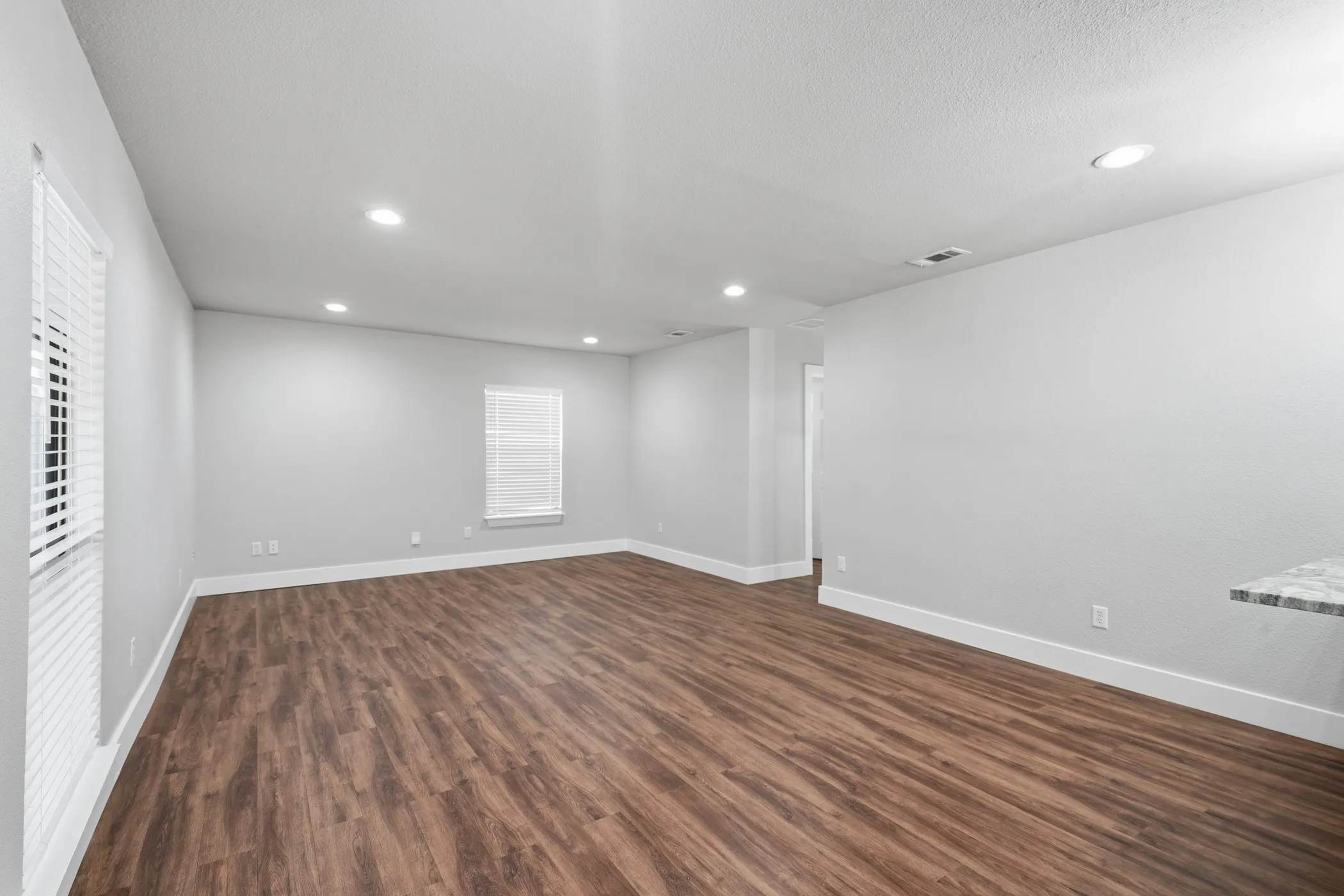 Single Family Residence For Rent in Dallas County , 9011 Angora Street, Dallas, Texas 75218, 2 Bedroom, 2 Bathroom, Garage spaces, 1,106 Sqft, built in 1966, mls#21344724, Real Estate Agent in Dallas, Homes For Rent in Dallas county, Homes For Rent in Dallas, Realtor in Dallas Texas, Real Estate Brokerage Independent Realty Texas, Luminita Cordes Realtor