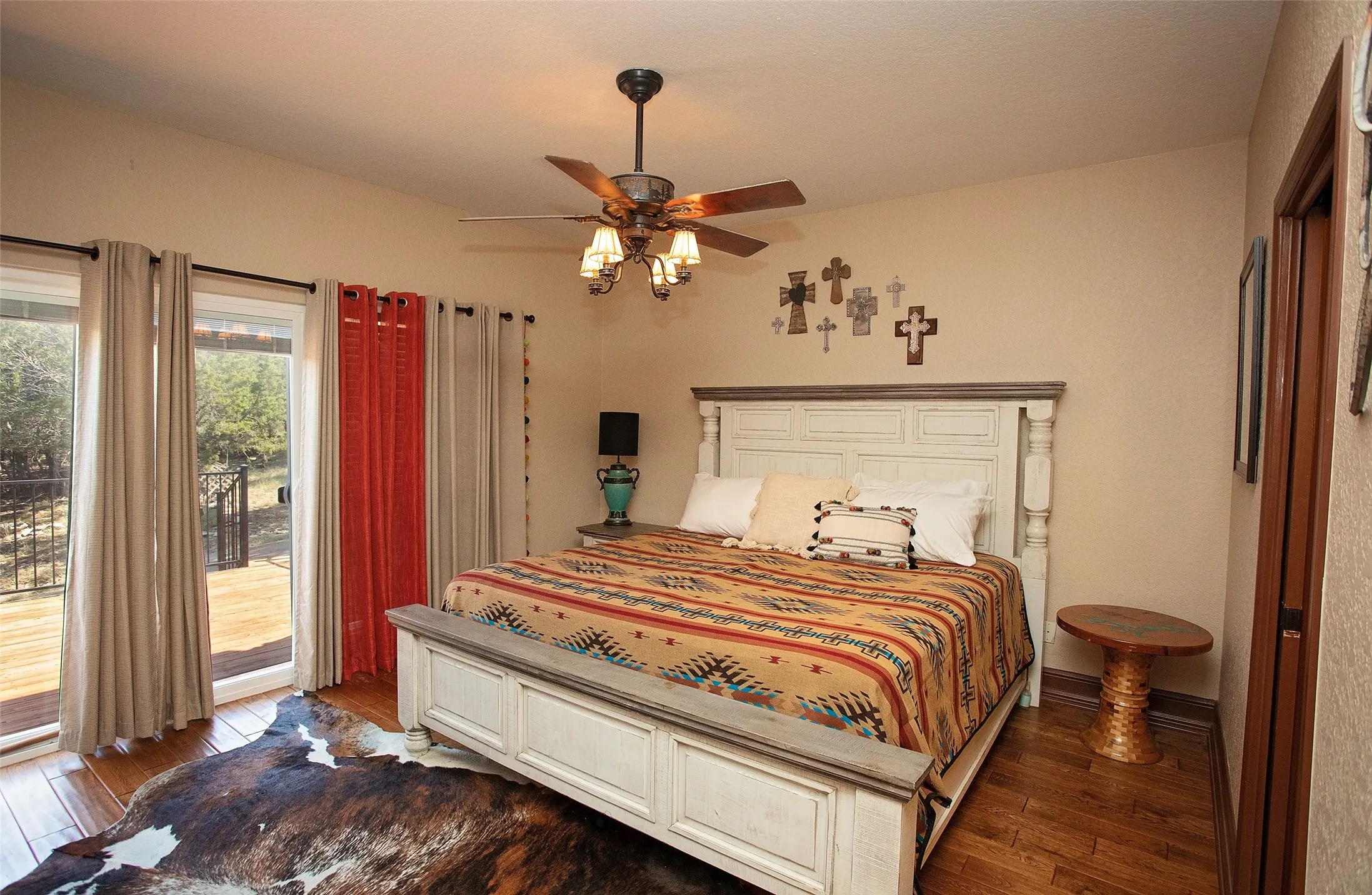 Single Family Residence For Sale in Palo Pinto County , 880 Cliffs Drive 2, Possum Kingdom Lake, Texas 76449, 3 Bedrooms, 2 Bathrooms, Garage spaces, 1,729 Sqft, built in 1998, Price $499,900, mls#21344750, Real Estate Agent in Possum Kingdom Lake, Homes For Sale in Palo Pinto county, Homes For Sale in Possum Kingdom Lake, Realtor in Possum Kingdom Lake Texas, Real Estate Brokerage Independent Realty Texas, Luminita Cordes Realtor
