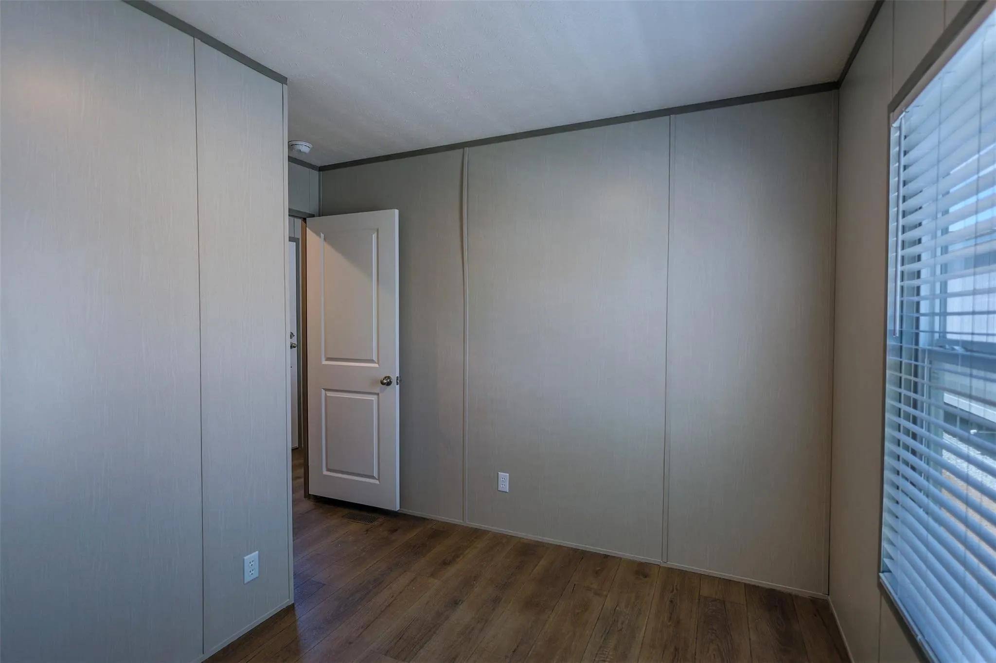 Manufactured Home For Sale in Tarrant County , 7151 Alcove Street, Azle, Texas 76020, 3 Bedroom, 2 Bathroom, Garage spaces, 1,216 Sqft, built in 2026, mls#21344479, Real Estate Agent in Azle, Homes For Sale in Tarrant county, Homes For Sale in Azle, Realtor in Azle Texas, Real Estate Brokerage Independent Realty Texas, Luminita Cordes Realtor