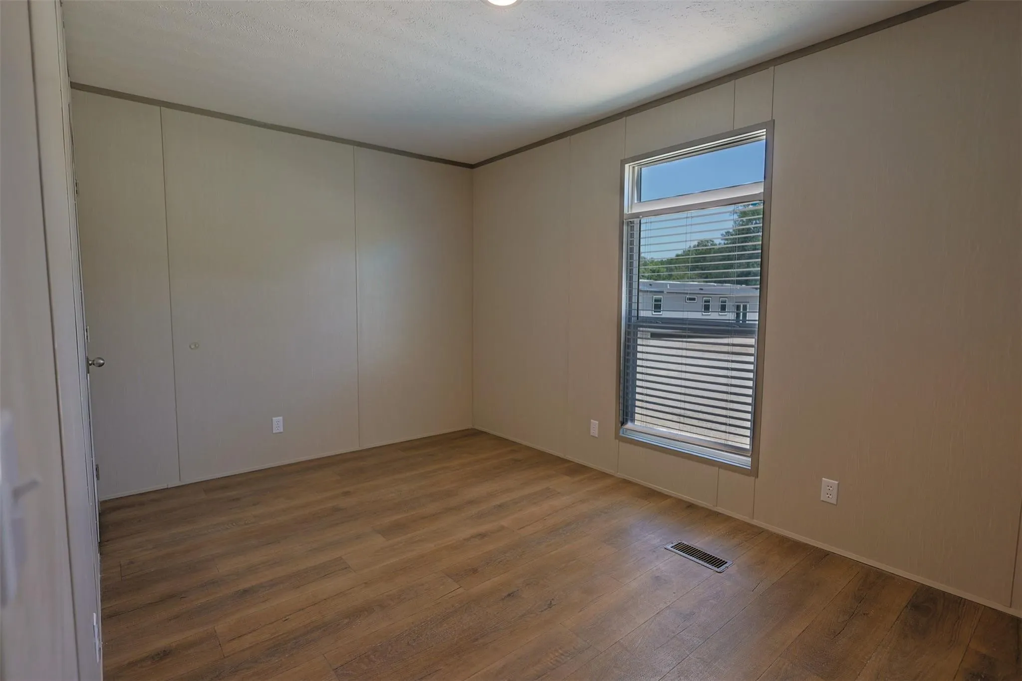 Manufactured Home For Sale in Tarrant County , 7151 Alcove Street, Azle, Texas 76020, 3 Bedroom, 2 Bathroom, Garage spaces, 1,216 Sqft, built in 2026, mls#21344479, Real Estate Agent in Azle, Homes For Sale in Tarrant county, Homes For Sale in Azle, Realtor in Azle Texas, Real Estate Brokerage Independent Realty Texas, Luminita Cordes Realtor