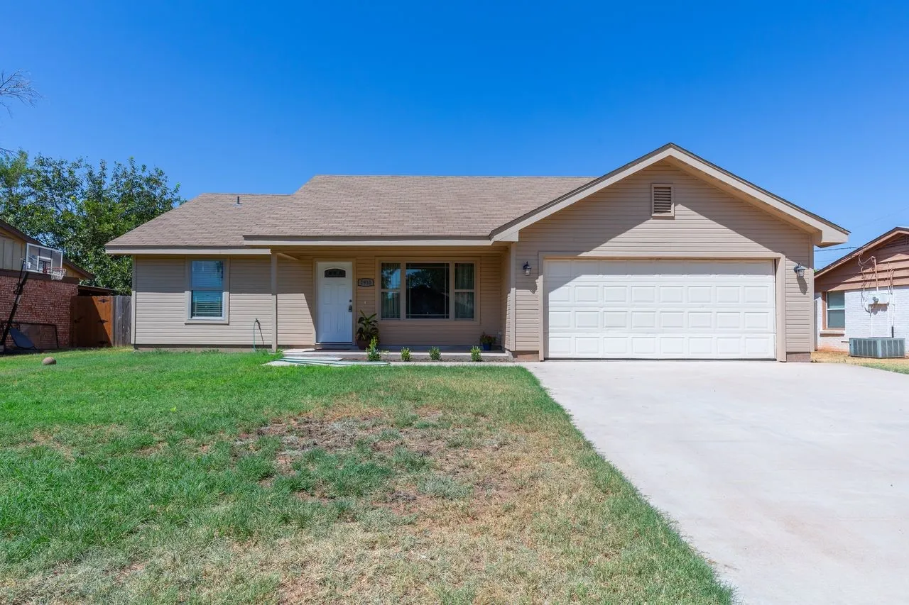 Single Family Residence For Sale in Taylor County , 2910 Wenwood Road, Abilene, Texas 79606, 3 Bedroom, 2 Bathroom, 2 Garage spaces, 1,263 Sqft, built in 2019, mls#21344855, Real Estate Agent in Abilene, Homes For Sale in Taylor county, Homes For Sale in Abilene, Realtor in Abilene Texas, Real Estate Brokerage Independent Realty Texas, Luminita Cordes Realtor
