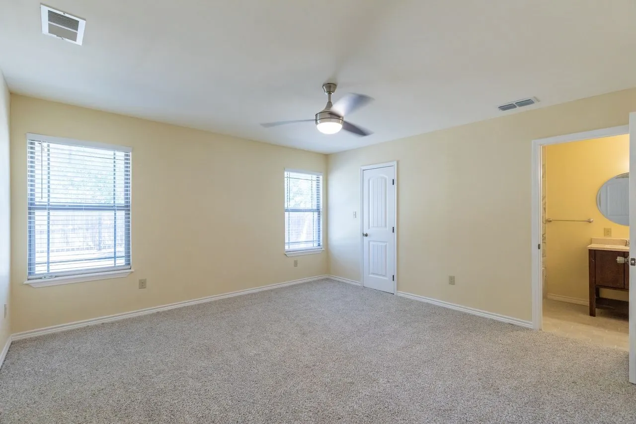 Single Family Residence For Sale in Taylor County , 2910 Wenwood Road, Abilene, Texas 79606, 3 Bedroom, 2 Bathroom, 2 Garage spaces, 1,263 Sqft, built in 2019, mls#21344855, Real Estate Agent in Abilene, Homes For Sale in Taylor county, Homes For Sale in Abilene, Realtor in Abilene Texas, Real Estate Brokerage Independent Realty Texas, Luminita Cordes Realtor