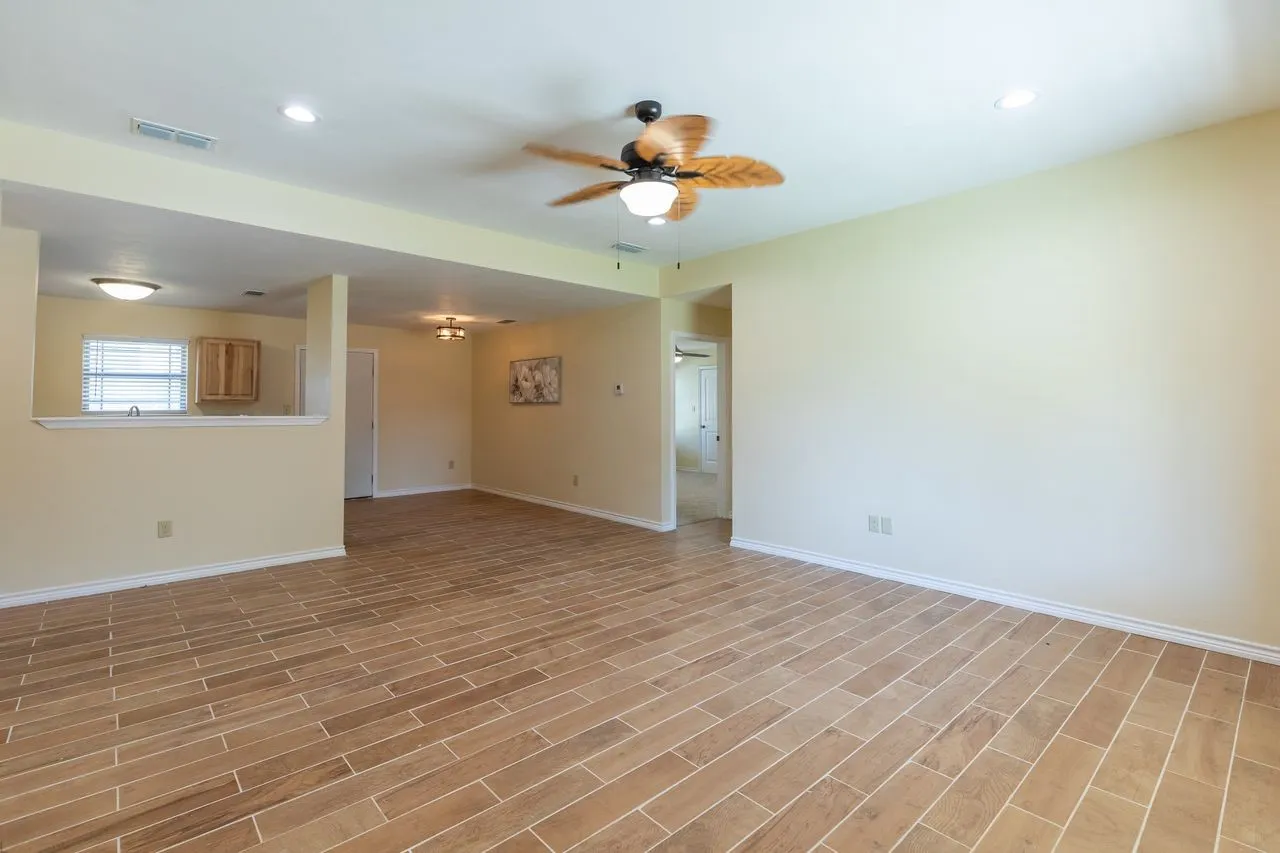 Single Family Residence For Sale in Taylor County , 2910 Wenwood Road, Abilene, Texas 79606, 3 Bedroom, 2 Bathroom, 2 Garage spaces, 1,263 Sqft, built in 2019, mls#21344855, Real Estate Agent in Abilene, Homes For Sale in Taylor county, Homes For Sale in Abilene, Realtor in Abilene Texas, Real Estate Brokerage Independent Realty Texas, Luminita Cordes Realtor