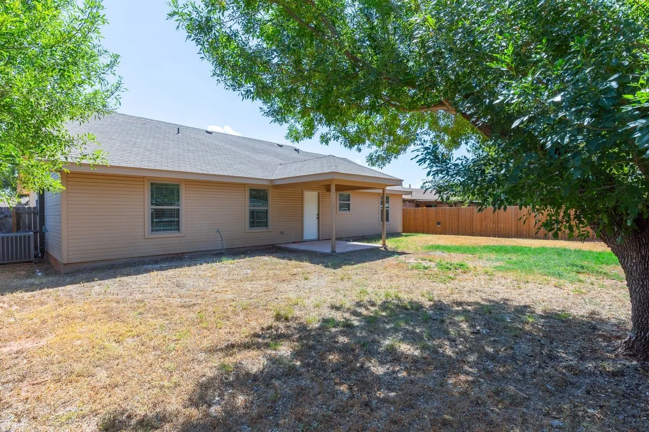 Single Family Residence For Sale in Taylor County , 2910 Wenwood Road, Abilene, Texas 79606, 3 Bedroom, 2 Bathroom, 2 Garage spaces, 1,263 Sqft, built in 2019, mls#21344855, Real Estate Agent in Abilene, Homes For Sale in Taylor county, Homes For Sale in Abilene, Realtor in Abilene Texas, Real Estate Brokerage Independent Realty Texas, Luminita Cordes Realtor