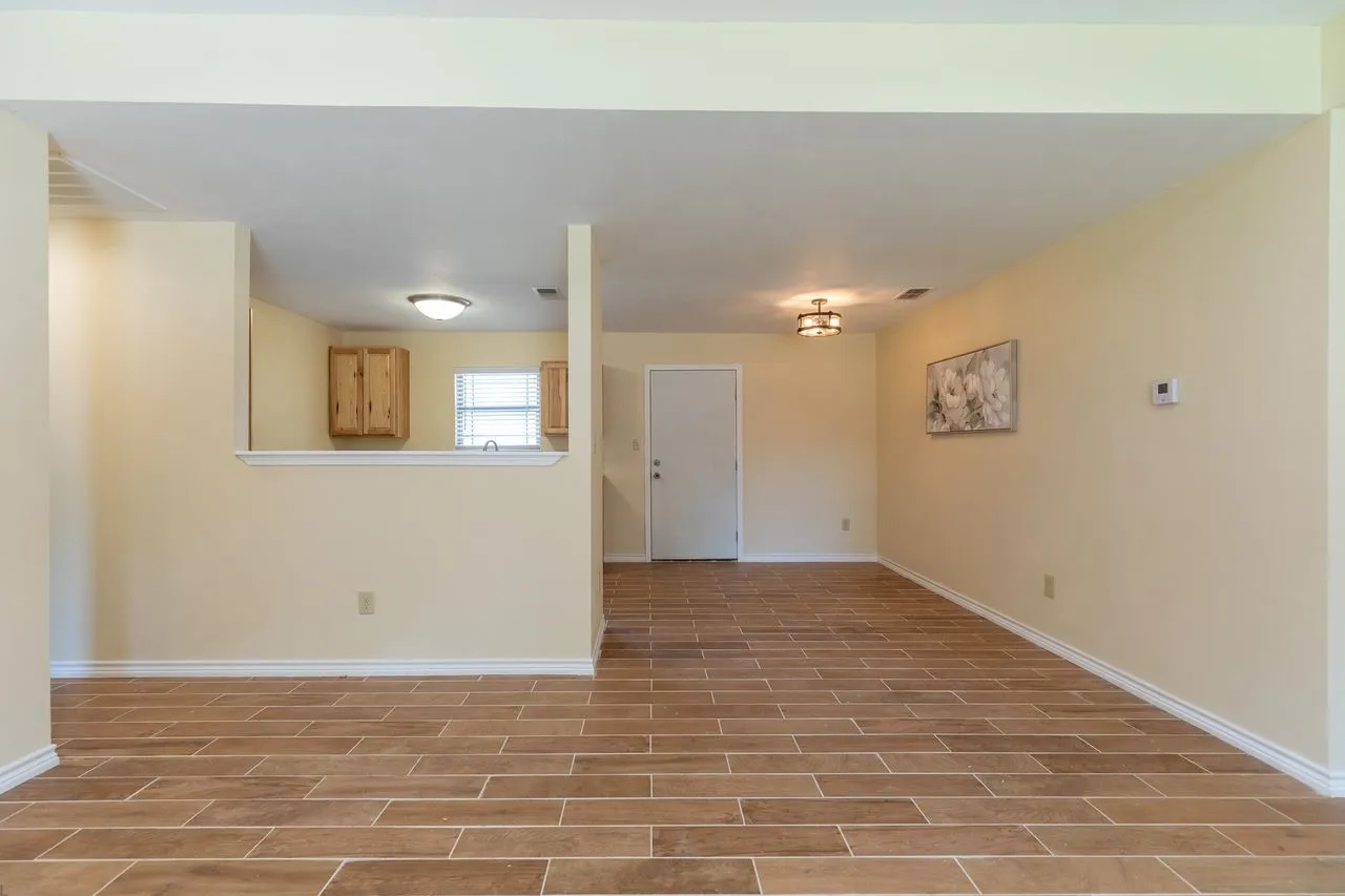 Single Family Residence For Sale in Taylor County , 2910 Wenwood Road, Abilene, Texas 79606, 3 Bedroom, 2 Bathroom, 2 Garage spaces, 1,263 Sqft, built in 2019, mls#21344855, Real Estate Agent in Abilene, Homes For Sale in Taylor county, Homes For Sale in Abilene, Realtor in Abilene Texas, Real Estate Brokerage Independent Realty Texas, Luminita Cordes Realtor