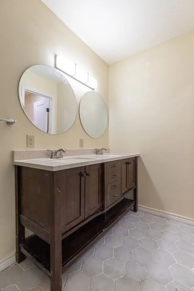 Single Family Residence For Sale in Taylor County , 2910 Wenwood Road, Abilene, Texas 79606, 3 Bedroom, 2 Bathroom, 2 Garage spaces, 1,263 Sqft, built in 2019, mls#21344855, Real Estate Agent in Abilene, Homes For Sale in Taylor county, Homes For Sale in Abilene, Realtor in Abilene Texas, Real Estate Brokerage Independent Realty Texas, Luminita Cordes Realtor