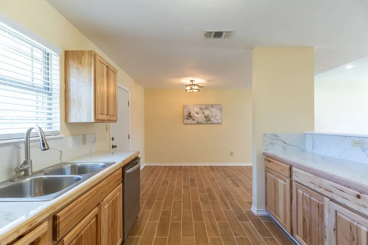 Single Family Residence For Sale in Taylor County , 2910 Wenwood Road, Abilene, Texas 79606, 3 Bedroom, 2 Bathroom, 2 Garage spaces, 1,263 Sqft, built in 2019, mls#21344855, Real Estate Agent in Abilene, Homes For Sale in Taylor county, Homes For Sale in Abilene, Realtor in Abilene Texas, Real Estate Brokerage Independent Realty Texas, Luminita Cordes Realtor