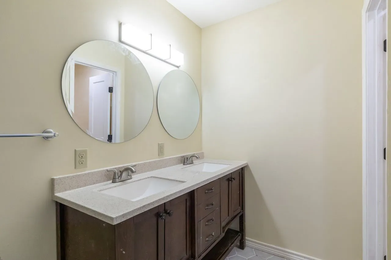 Single Family Residence For Sale in Taylor County , 2910 Wenwood Road, Abilene, Texas 79606, 3 Bedroom, 2 Bathroom, 2 Garage spaces, 1,263 Sqft, built in 2019, mls#21344855, Real Estate Agent in Abilene, Homes For Sale in Taylor county, Homes For Sale in Abilene, Realtor in Abilene Texas, Real Estate Brokerage Independent Realty Texas, Luminita Cordes Realtor