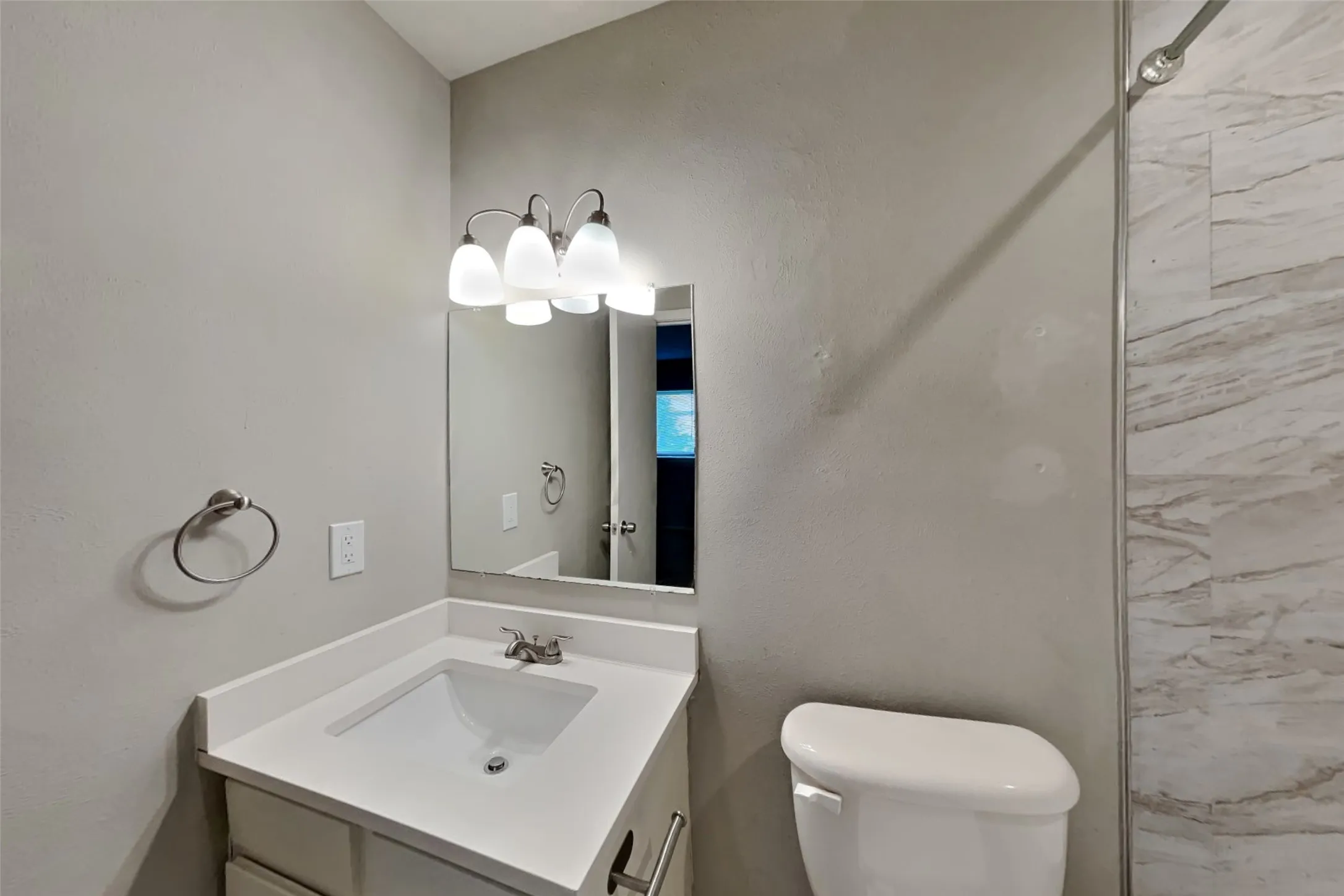 Single Family Residence For Rent in Tarrant County , 6917 Lincolnshire Lane, North Richland Hills, Texas 76182, 3 Bedroom, 2 Bathroom, 2 Garage spaces, 1,401 Sqft, built in 1978, mls#21344842, Real Estate Agent in North Richland Hills, Homes For Rent in Tarrant county, Homes For Rent in North Richland Hills, Realtor in North Richland Hills Texas, Real Estate Brokerage Independent Realty Texas, Luminita Cordes Realtor