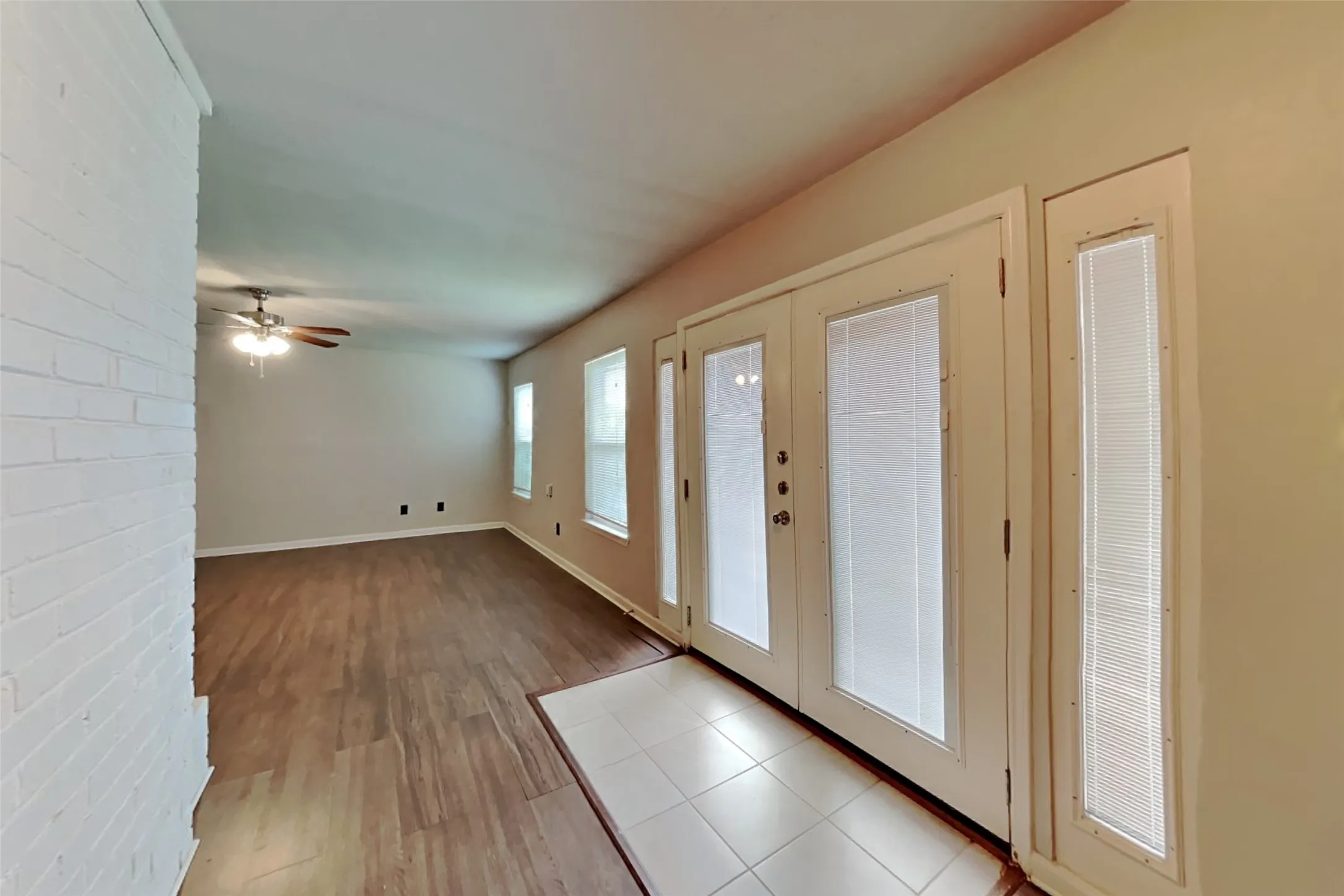 Single Family Residence For Rent in Tarrant County , 6917 Lincolnshire Lane, North Richland Hills, Texas 76182, 3 Bedroom, 2 Bathroom, 2 Garage spaces, 1,401 Sqft, built in 1978, mls#21344842, Real Estate Agent in North Richland Hills, Homes For Rent in Tarrant county, Homes For Rent in North Richland Hills, Realtor in North Richland Hills Texas, Real Estate Brokerage Independent Realty Texas, Luminita Cordes Realtor