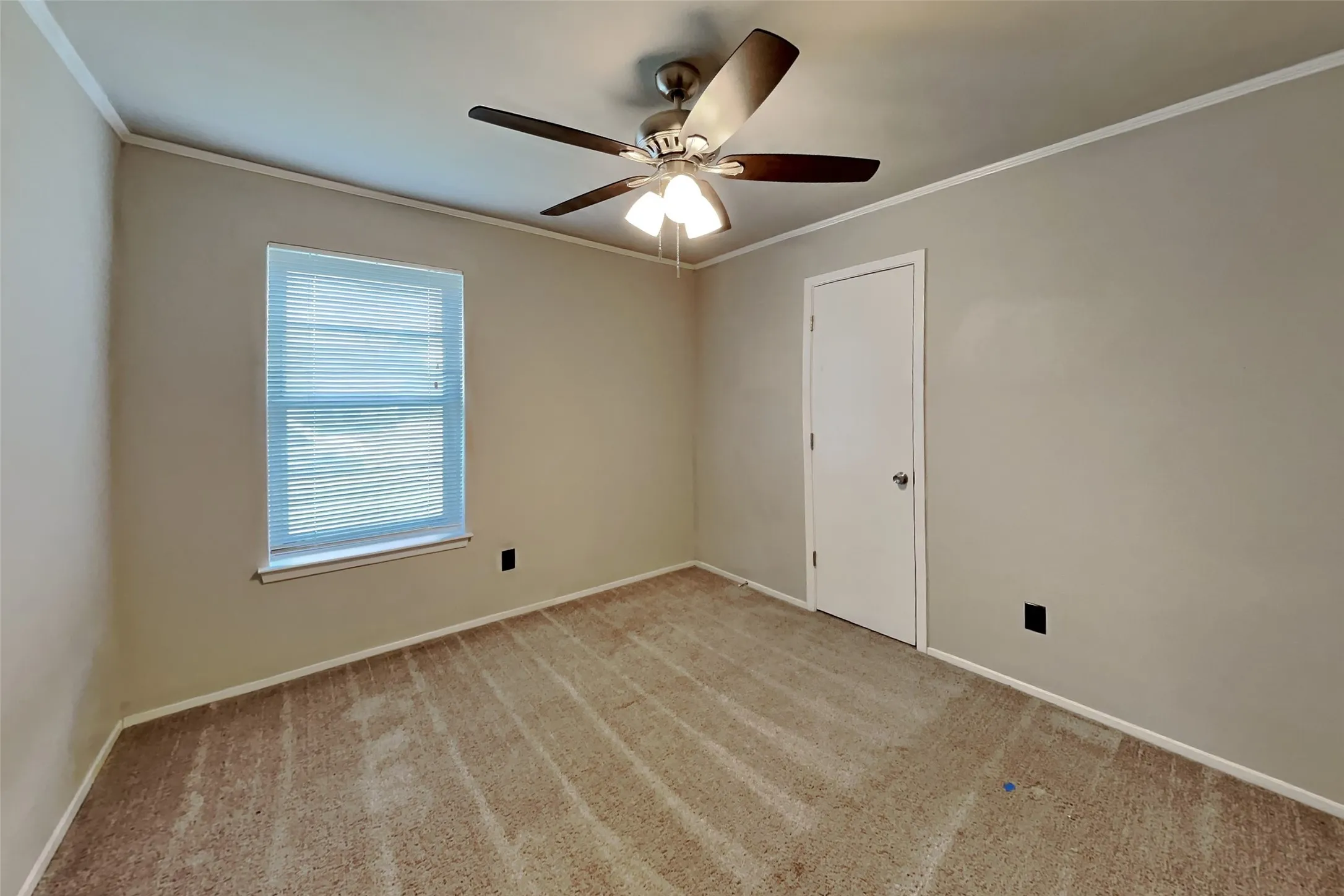 Single Family Residence For Rent in Tarrant County , 6917 Lincolnshire Lane, North Richland Hills, Texas 76182, 3 Bedroom, 2 Bathroom, 2 Garage spaces, 1,401 Sqft, built in 1978, mls#21344842, Real Estate Agent in North Richland Hills, Homes For Rent in Tarrant county, Homes For Rent in North Richland Hills, Realtor in North Richland Hills Texas, Real Estate Brokerage Independent Realty Texas, Luminita Cordes Realtor