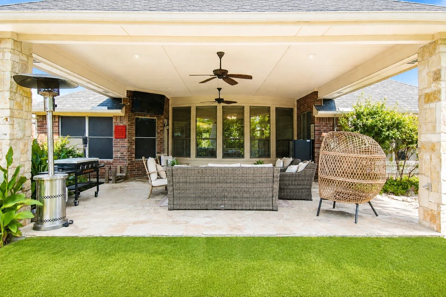 Single Family Residence For Sale in Kaufman County , 238 Country View Lane, Crandall, Texas 75114, 3 Bedroom, 2 Bathroom, 2 Garage spaces, 2,241 Sqft, built in 2005, mls#21344130, Real Estate Agent in Crandall, Homes For Sale in Kaufman county, Homes For Sale in Crandall, Realtor in Crandall Texas, Real Estate Brokerage Independent Realty Texas, Luminita Cordes Realtor