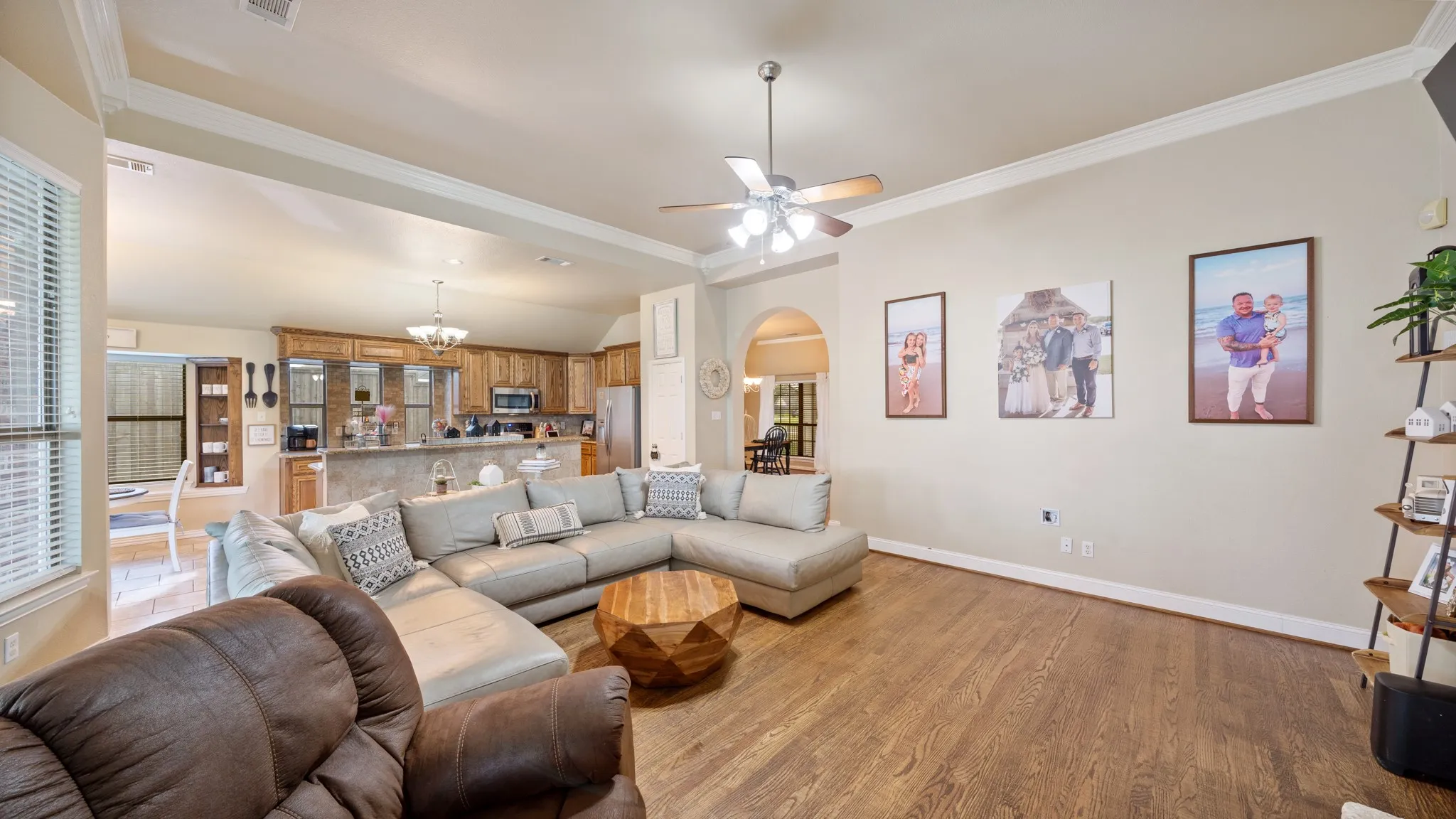Single Family Residence For Sale in Kaufman County , 238 Country View Lane, Crandall, Texas 75114, 3 Bedroom, 2 Bathroom, 2 Garage spaces, 2,241 Sqft, built in 2005, mls#21344130, Real Estate Agent in Crandall, Homes For Sale in Kaufman county, Homes For Sale in Crandall, Realtor in Crandall Texas, Real Estate Brokerage Independent Realty Texas, Luminita Cordes Realtor