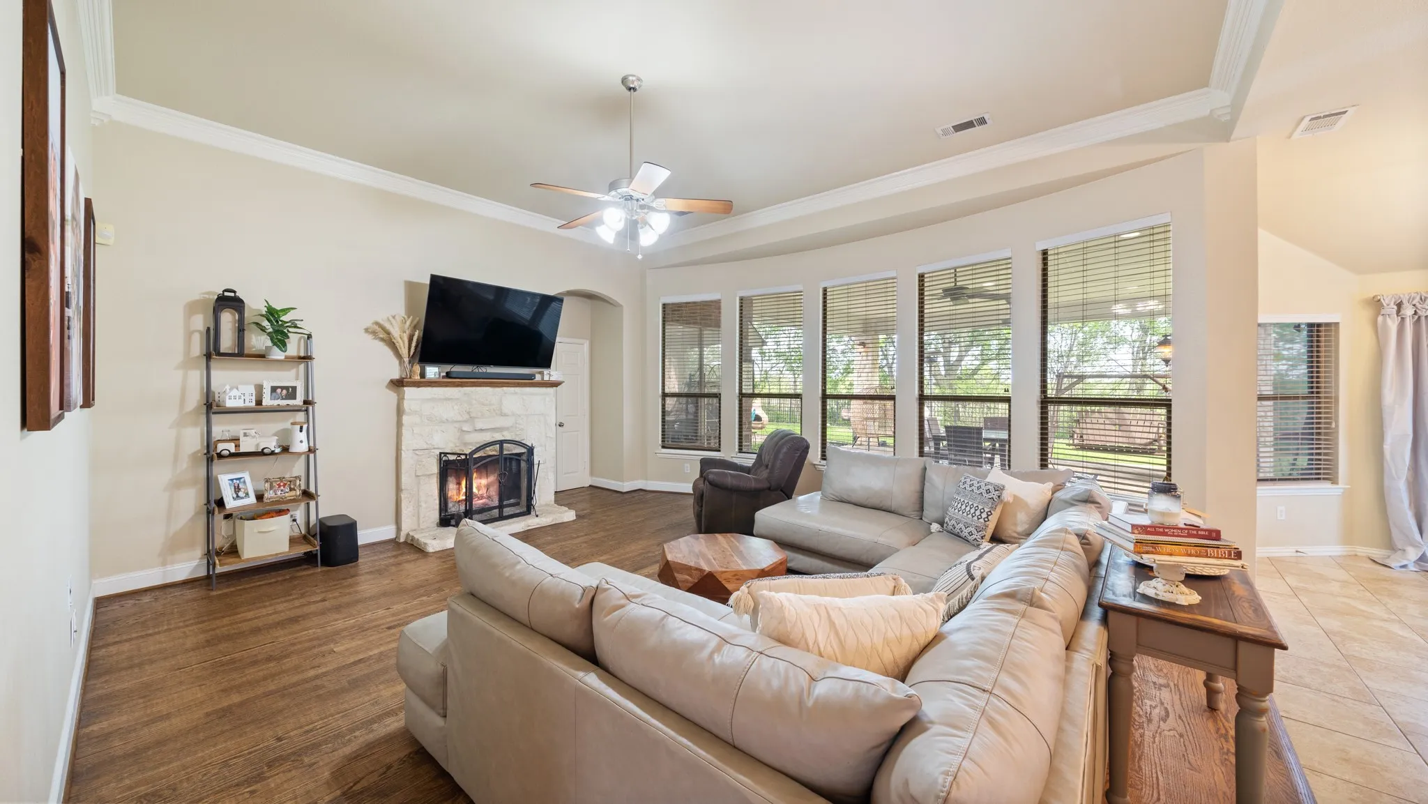 Single Family Residence For Sale in Kaufman County , 238 Country View Lane, Crandall, Texas 75114, 3 Bedroom, 2 Bathroom, 2 Garage spaces, 2,241 Sqft, built in 2005, mls#21344130, Real Estate Agent in Crandall, Homes For Sale in Kaufman county, Homes For Sale in Crandall, Realtor in Crandall Texas, Real Estate Brokerage Independent Realty Texas, Luminita Cordes Realtor