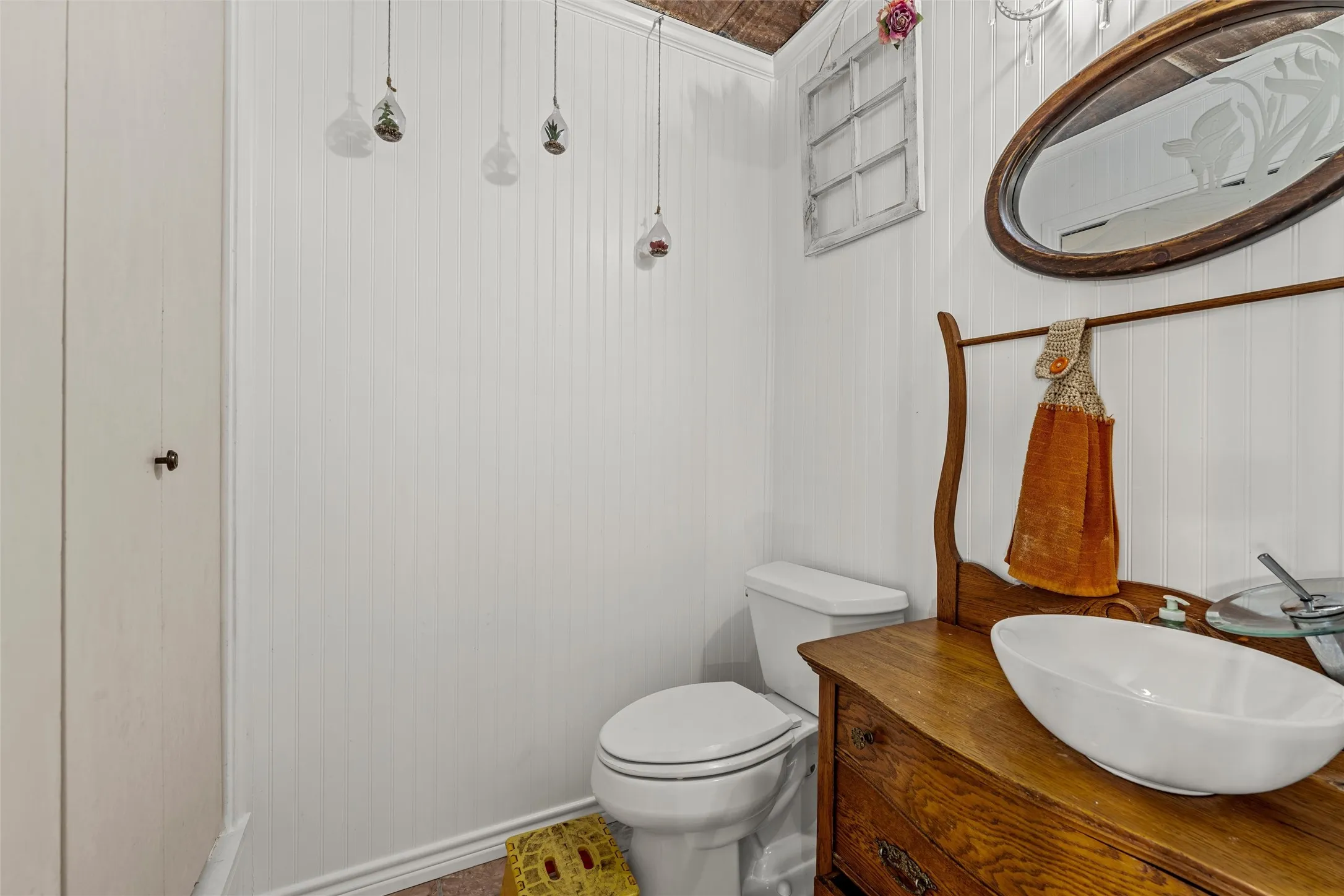 Single Family Residence For Sale in Hill County , 703 S Colorado Street, Whitney, Texas 76692, 3 Bedroom, 4 Bathroom, 2 Garage spaces, 3,480 Sqft, built in 1979, mls#21343561, Real Estate Agent in Whitney, Homes For Sale in Hill county, Homes For Sale in Whitney, Realtor in Whitney Texas, Real Estate Brokerage Independent Realty Texas, Luminita Cordes Realtor