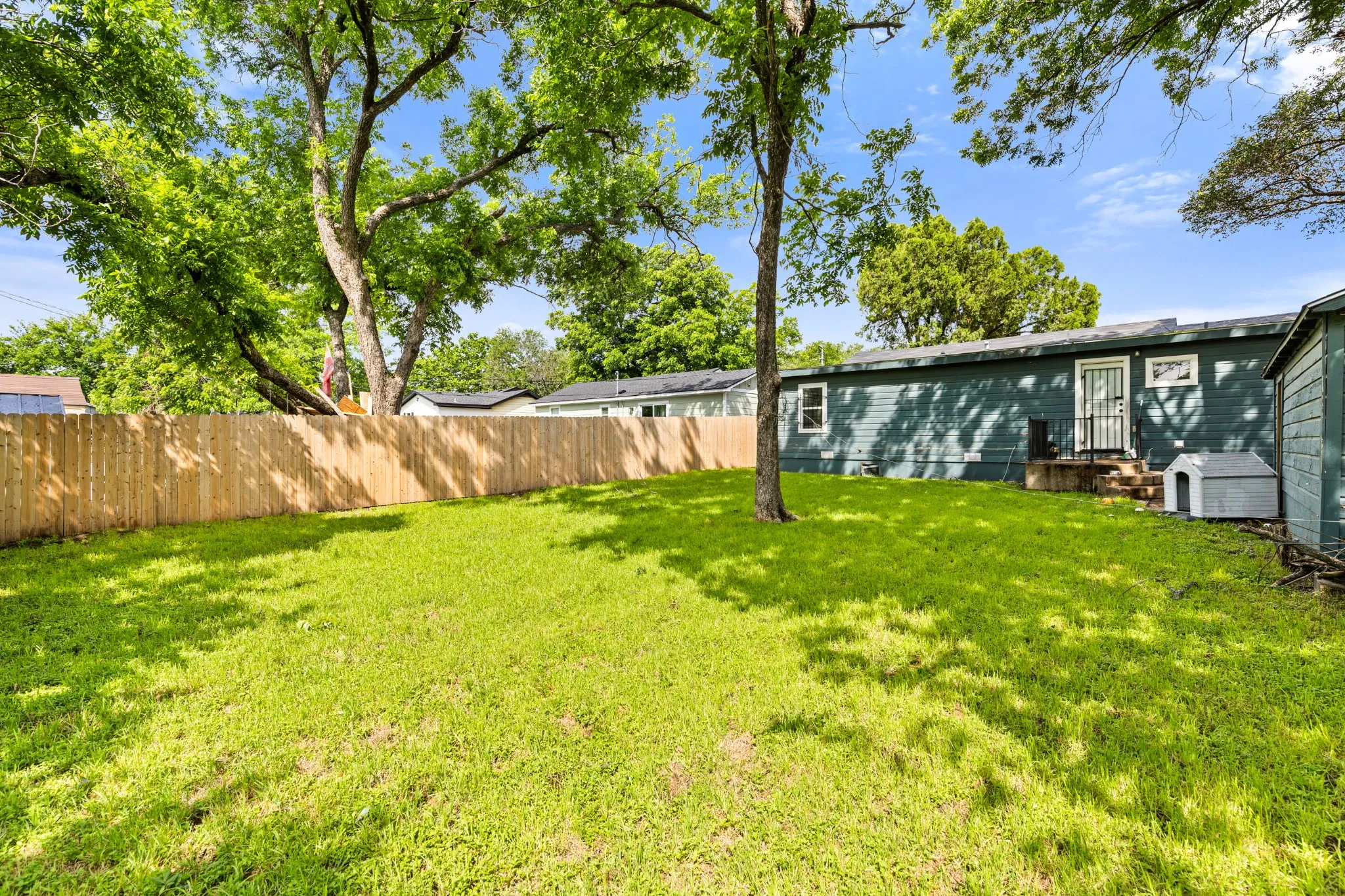 Single Family Residence For Sale in Mc Lennan County , 3700 Charlton Avenue, Waco, Texas 76711, 3 Bedroom, 2 Bathroom, Garage spaces, 1,566 Sqft, built in 1950, mls#21344516, Real Estate Agent in Waco, Homes For Sale in Mc Lennan county, Homes For Sale in Waco, Realtor in Waco Texas, Real Estate Brokerage Independent Realty Texas, Luminita Cordes Realtor