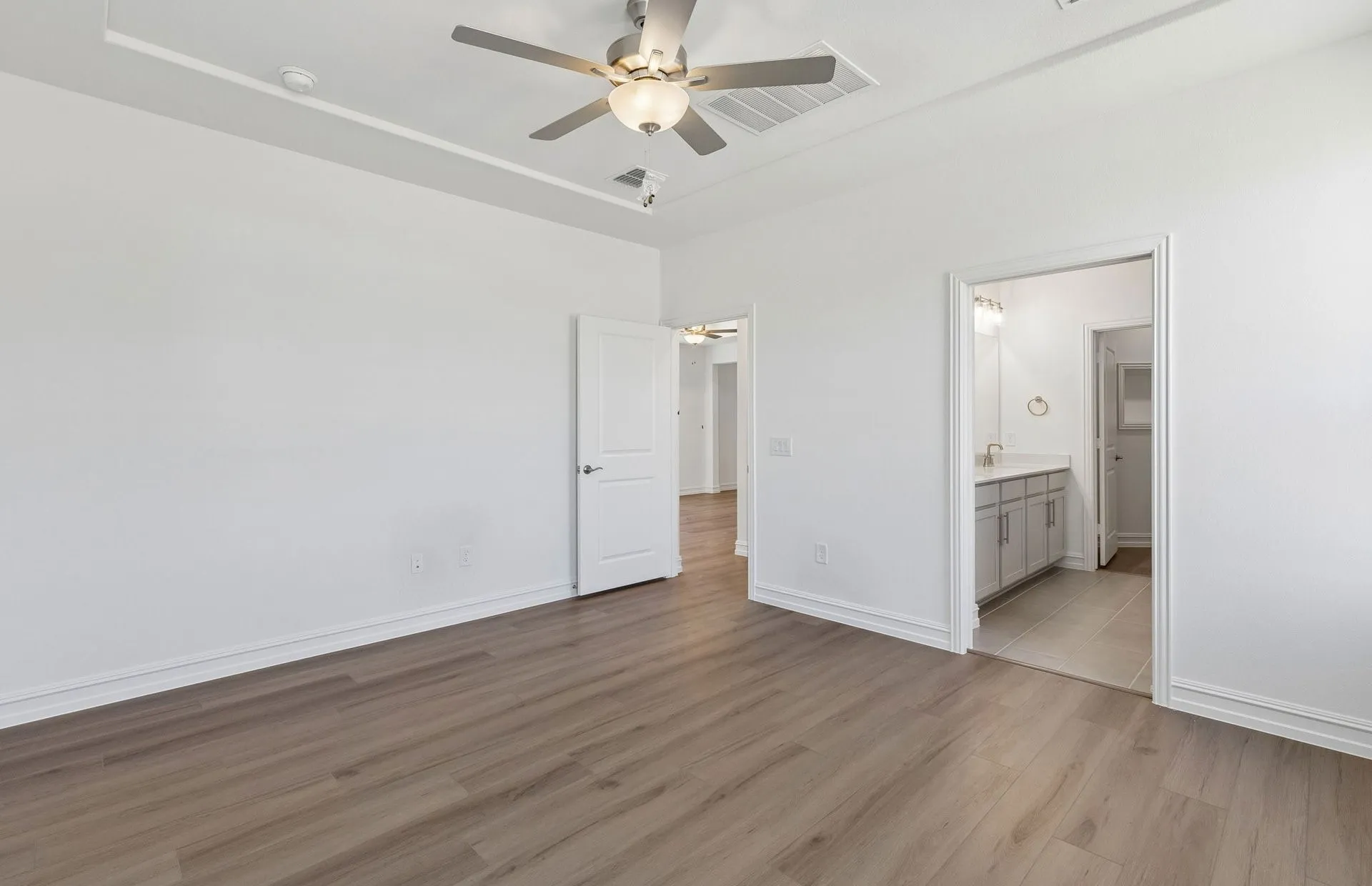 Private primary suite