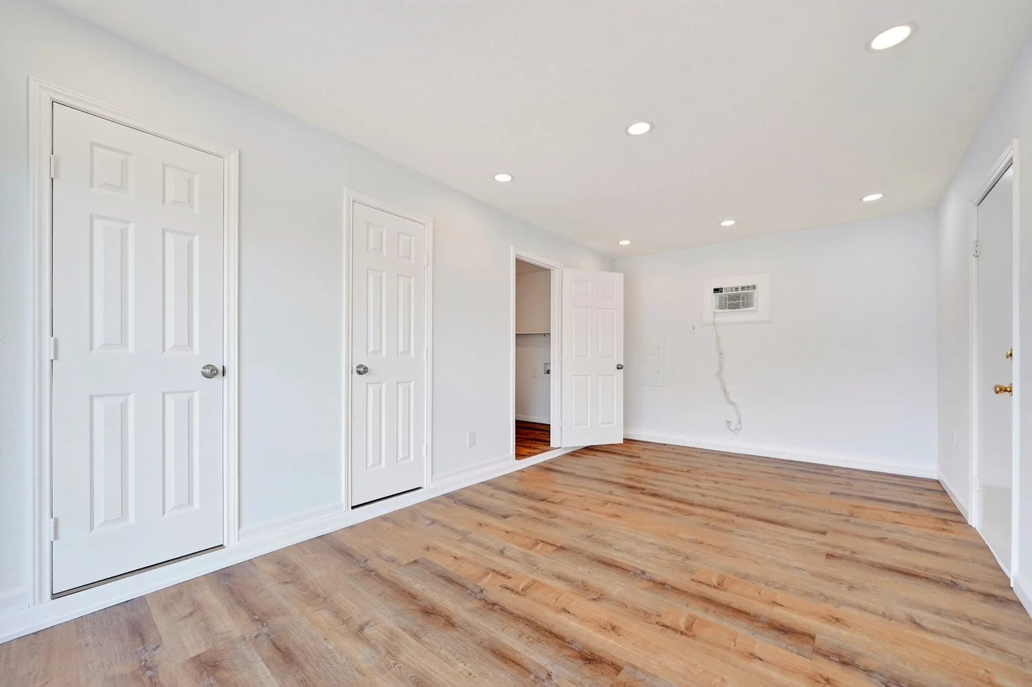 Single Family Residence For Sale in Hunt County , 8312 Charles Street, Greenville, Texas 75402, 3 Bedroom, 2 Bathroom, 1 Garage spaces, 1,269 Sqft, built in 1971, mls#21336034, Real Estate Agent in Greenville, Homes For Sale in Hunt county, Homes For Sale in Greenville, Realtor in Greenville Texas, Real Estate Brokerage Independent Realty Texas, Luminita Cordes Realtor