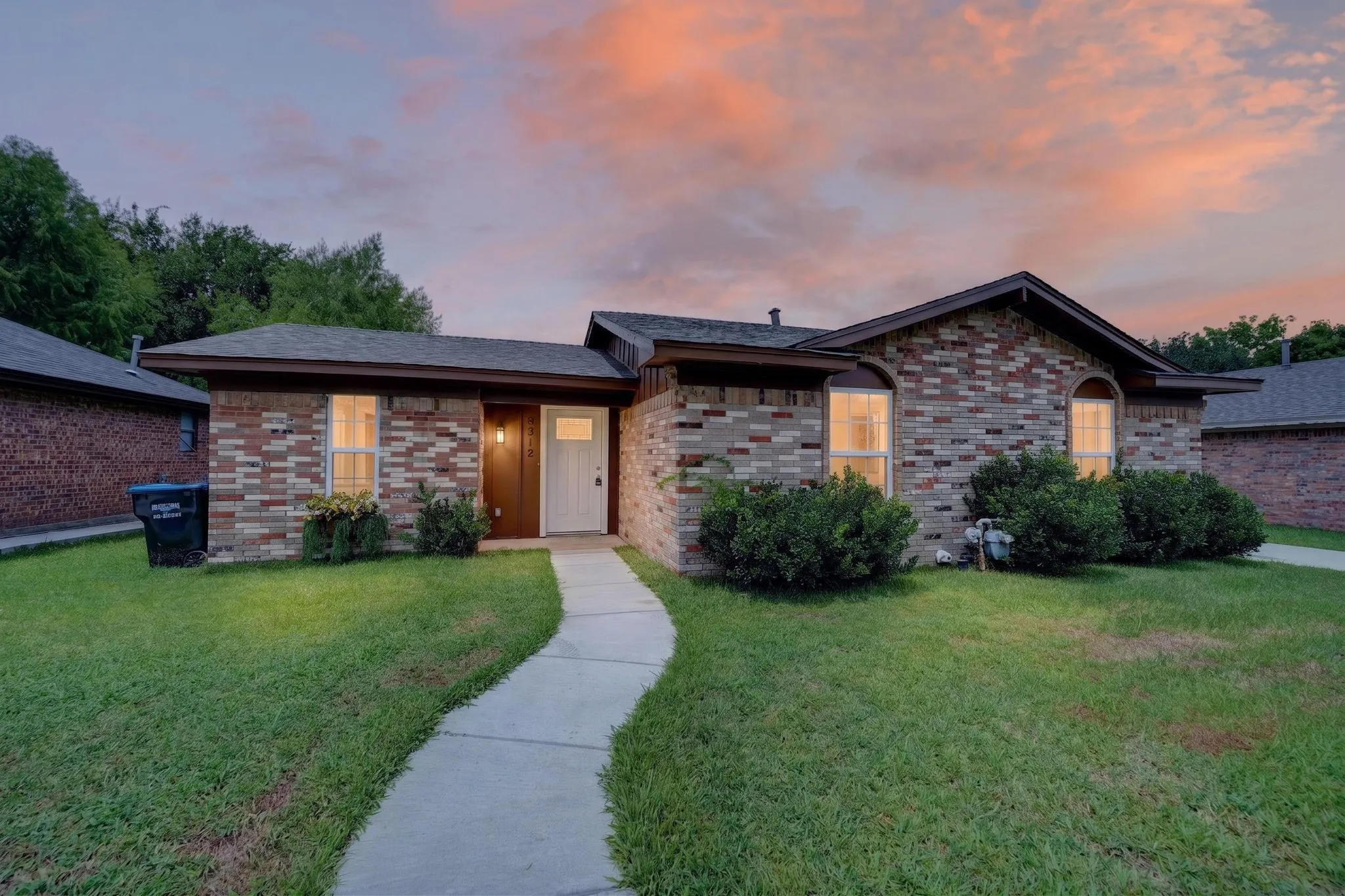 Single Family Residence For Sale in Hunt County , 8312 Charles Street, Greenville, Texas 75402, 3 Bedroom, 2 Bathroom, 1 Garage spaces, 1,269 Sqft, built in 1971, mls#21336034, Real Estate Agent in Greenville, Homes For Sale in Hunt county, Homes For Sale in Greenville, Realtor in Greenville Texas, Real Estate Brokerage Independent Realty Texas, Luminita Cordes Realtor