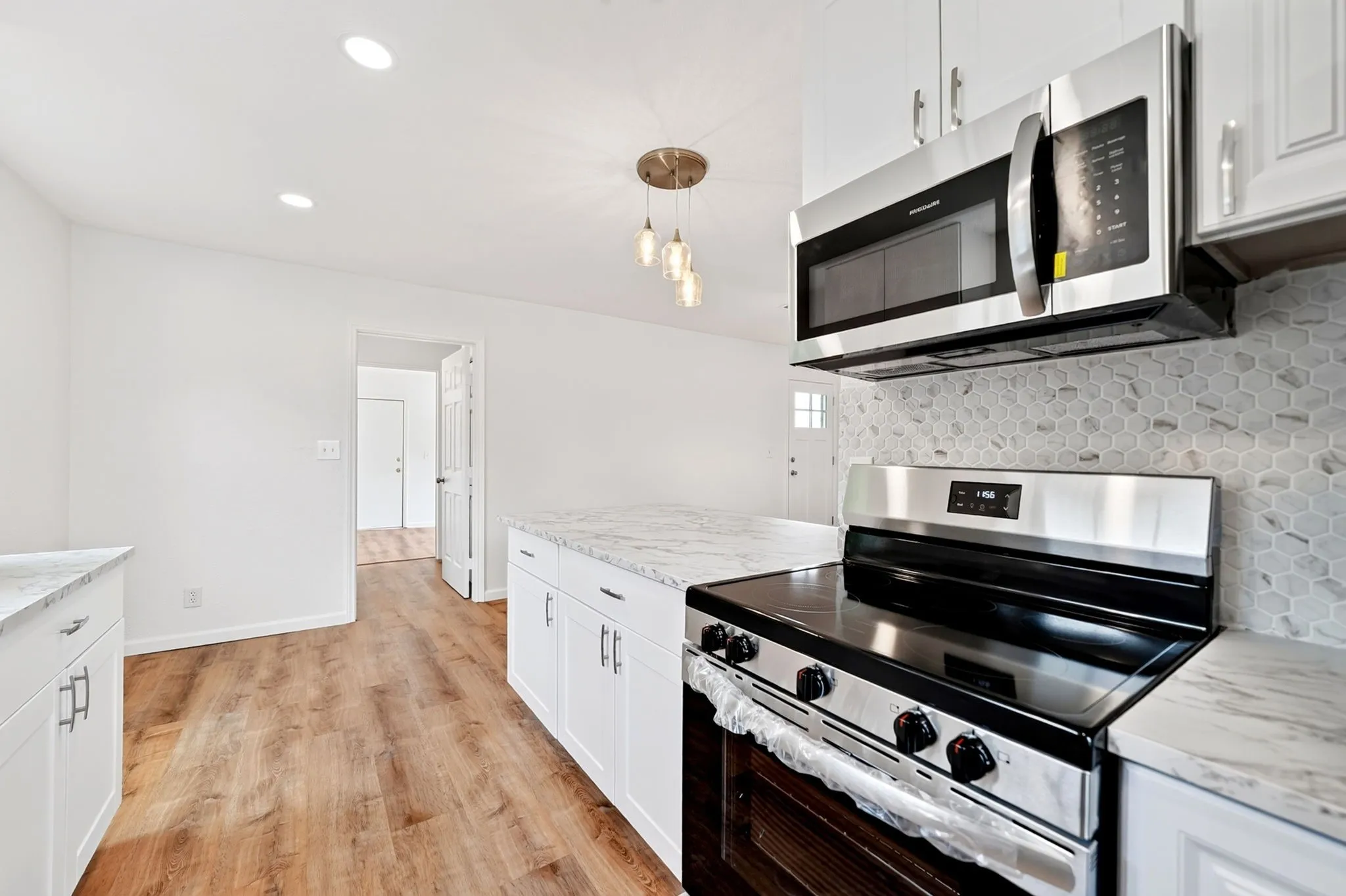 Single Family Residence For Sale in Hunt County , 8312 Charles Street, Greenville, Texas 75402, 3 Bedroom, 2 Bathroom, 1 Garage spaces, 1,269 Sqft, built in 1971, mls#21336034, Real Estate Agent in Greenville, Homes For Sale in Hunt county, Homes For Sale in Greenville, Realtor in Greenville Texas, Real Estate Brokerage Independent Realty Texas, Luminita Cordes Realtor