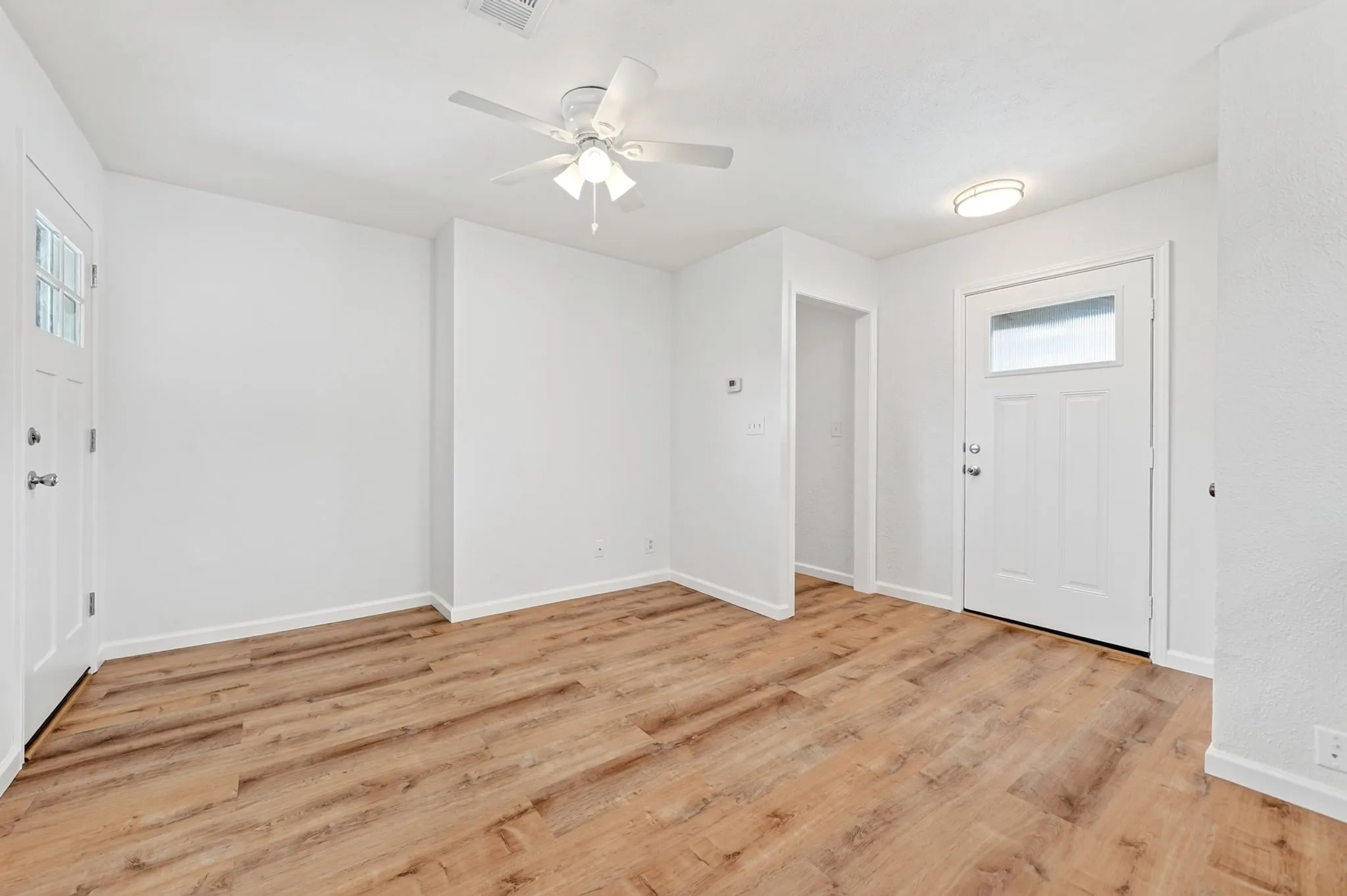 Single Family Residence For Sale in Hunt County , 8312 Charles Street, Greenville, Texas 75402, 3 Bedroom, 2 Bathroom, 1 Garage spaces, 1,269 Sqft, built in 1971, mls#21336034, Real Estate Agent in Greenville, Homes For Sale in Hunt county, Homes For Sale in Greenville, Realtor in Greenville Texas, Real Estate Brokerage Independent Realty Texas, Luminita Cordes Realtor