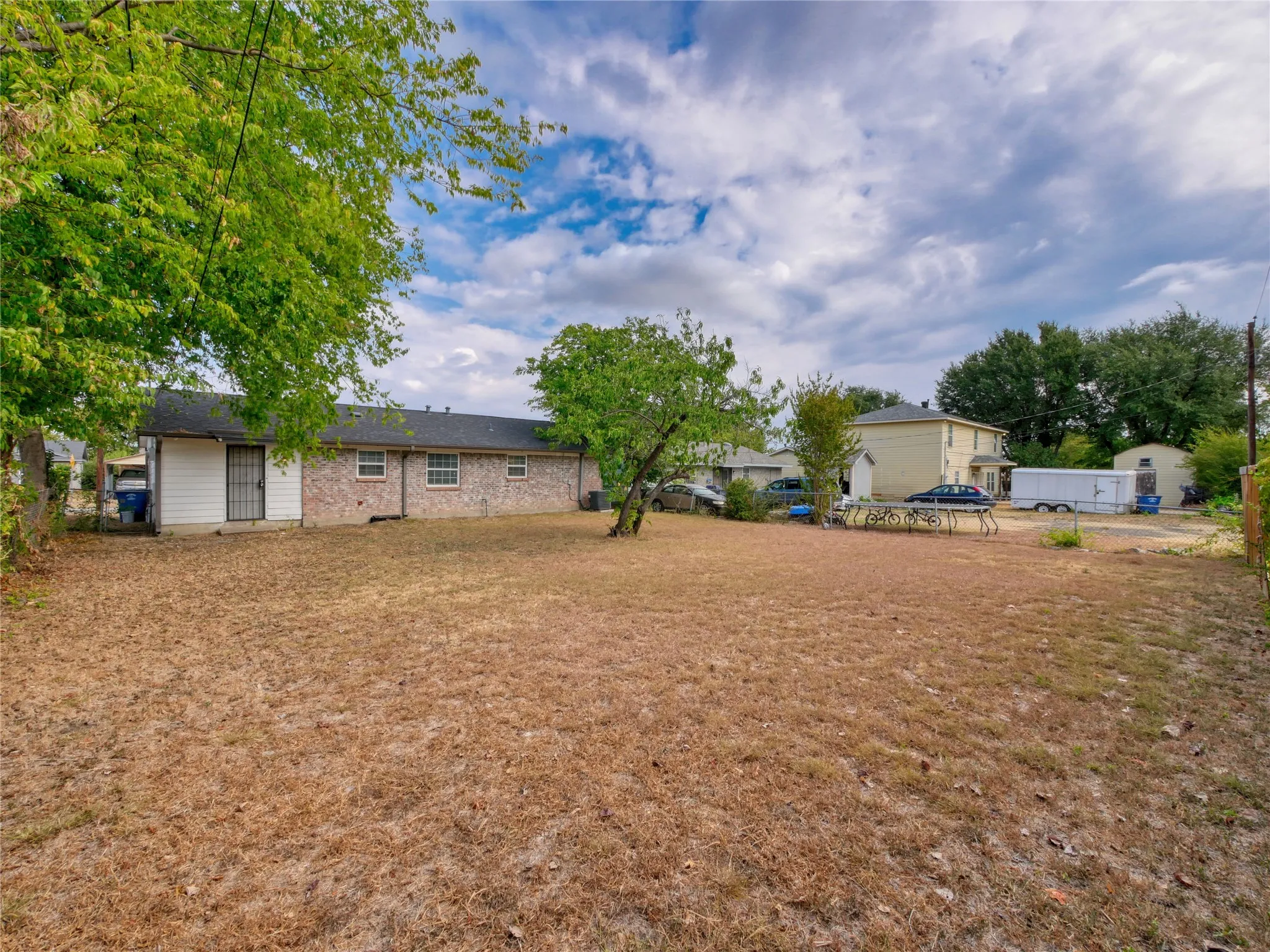 Single Family Residence For Sale in Dallas County , 3616 Pacesetter Drive, Dallas, Texas 75241, 3 Bedroom, 2 Bathroom, 1 Garage spaces, 1,187 Sqft, built in 1971, mls#21324537, Real Estate Agent in Dallas, Homes For Sale in Dallas county, Homes For Sale in Dallas, Realtor in Dallas Texas, Real Estate Brokerage Independent Realty Texas, Luminita Cordes Realtor