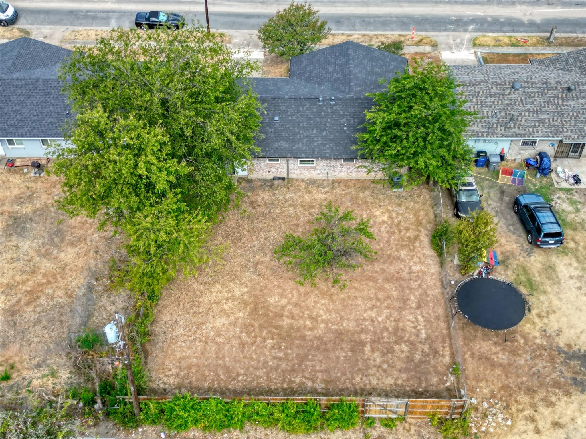 Single Family Residence For Sale in Dallas County , 3616 Pacesetter Drive, Dallas, Texas 75241, 3 Bedroom, 2 Bathroom, 1 Garage spaces, 1,187 Sqft, built in 1971, mls#21324537, Real Estate Agent in Dallas, Homes For Sale in Dallas county, Homes For Sale in Dallas, Realtor in Dallas Texas, Real Estate Brokerage Independent Realty Texas, Luminita Cordes Realtor