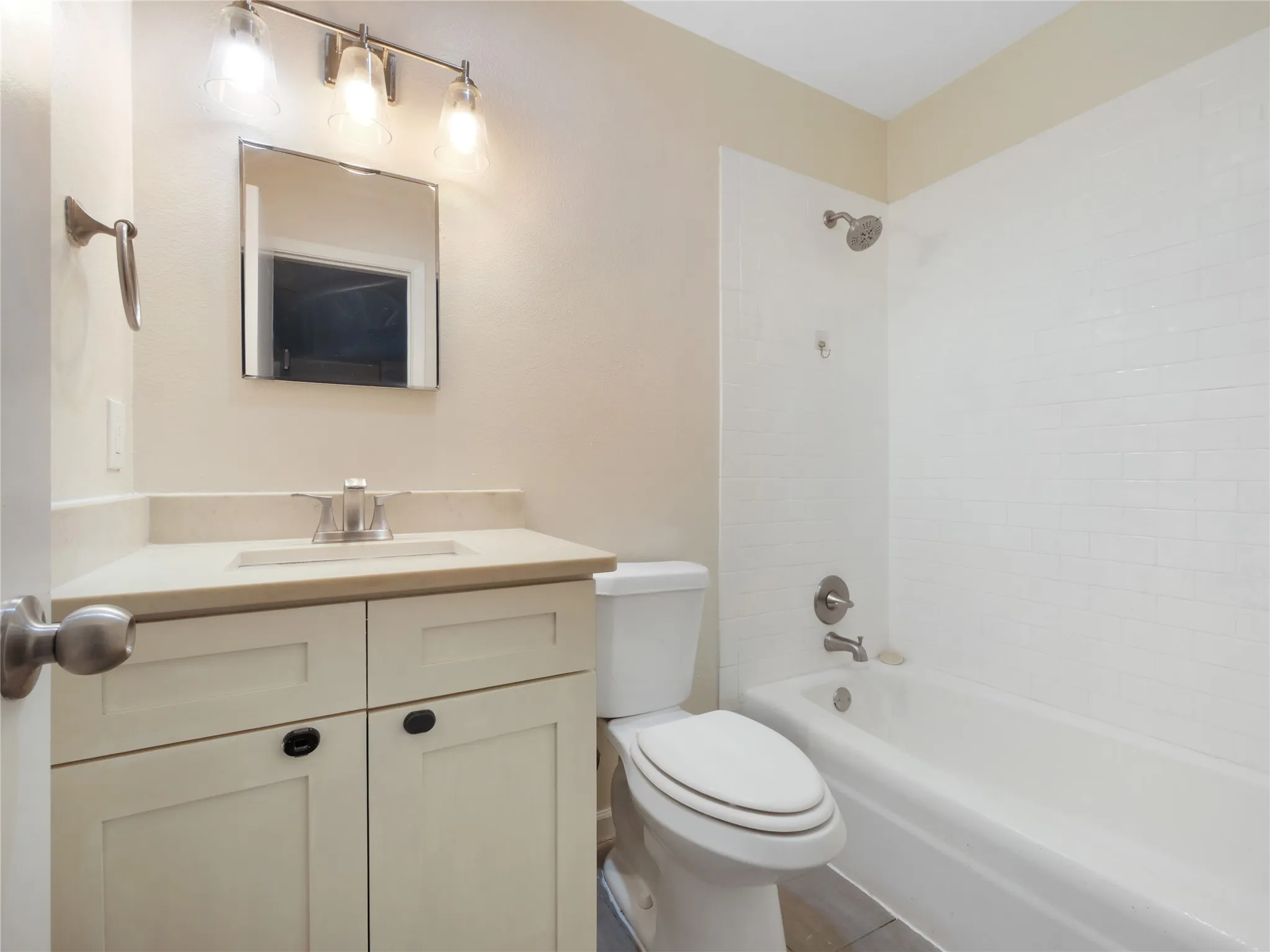 Single Family Residence For Sale in Dallas County , 3616 Pacesetter Drive, Dallas, Texas 75241, 3 Bedroom, 2 Bathroom, 1 Garage spaces, 1,187 Sqft, built in 1971, mls#21324537, Real Estate Agent in Dallas, Homes For Sale in Dallas county, Homes For Sale in Dallas, Realtor in Dallas Texas, Real Estate Brokerage Independent Realty Texas, Luminita Cordes Realtor
