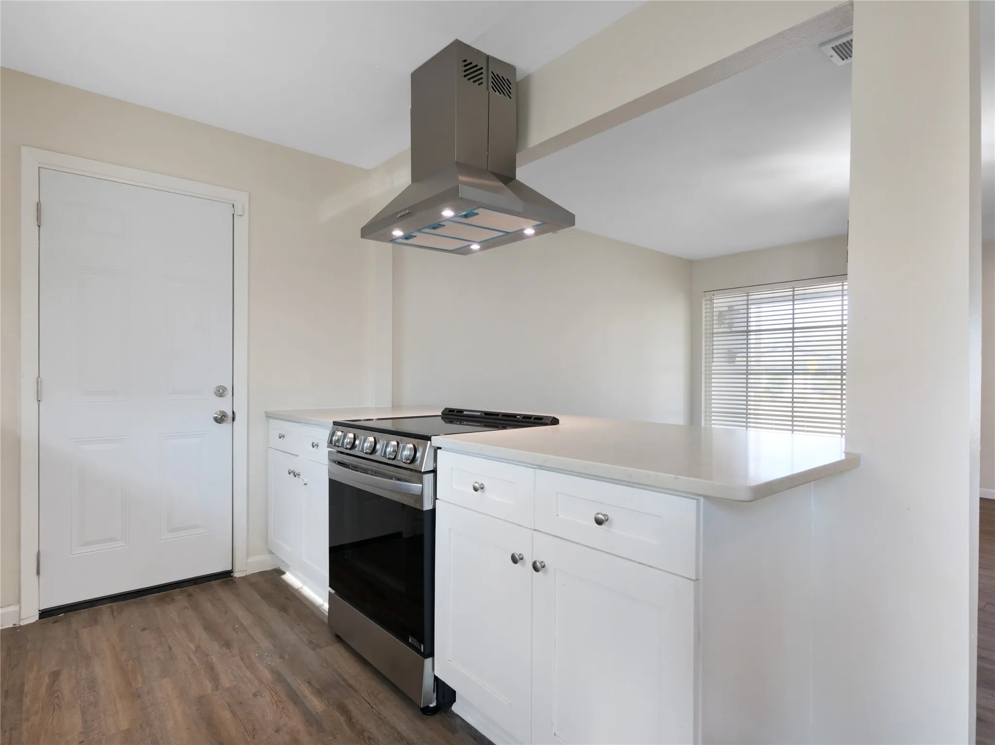Single Family Residence For Sale in Dallas County , 3616 Pacesetter Drive, Dallas, Texas 75241, 3 Bedroom, 2 Bathroom, 1 Garage spaces, 1,187 Sqft, built in 1971, mls#21324537, Real Estate Agent in Dallas, Homes For Sale in Dallas county, Homes For Sale in Dallas, Realtor in Dallas Texas, Real Estate Brokerage Independent Realty Texas, Luminita Cordes Realtor